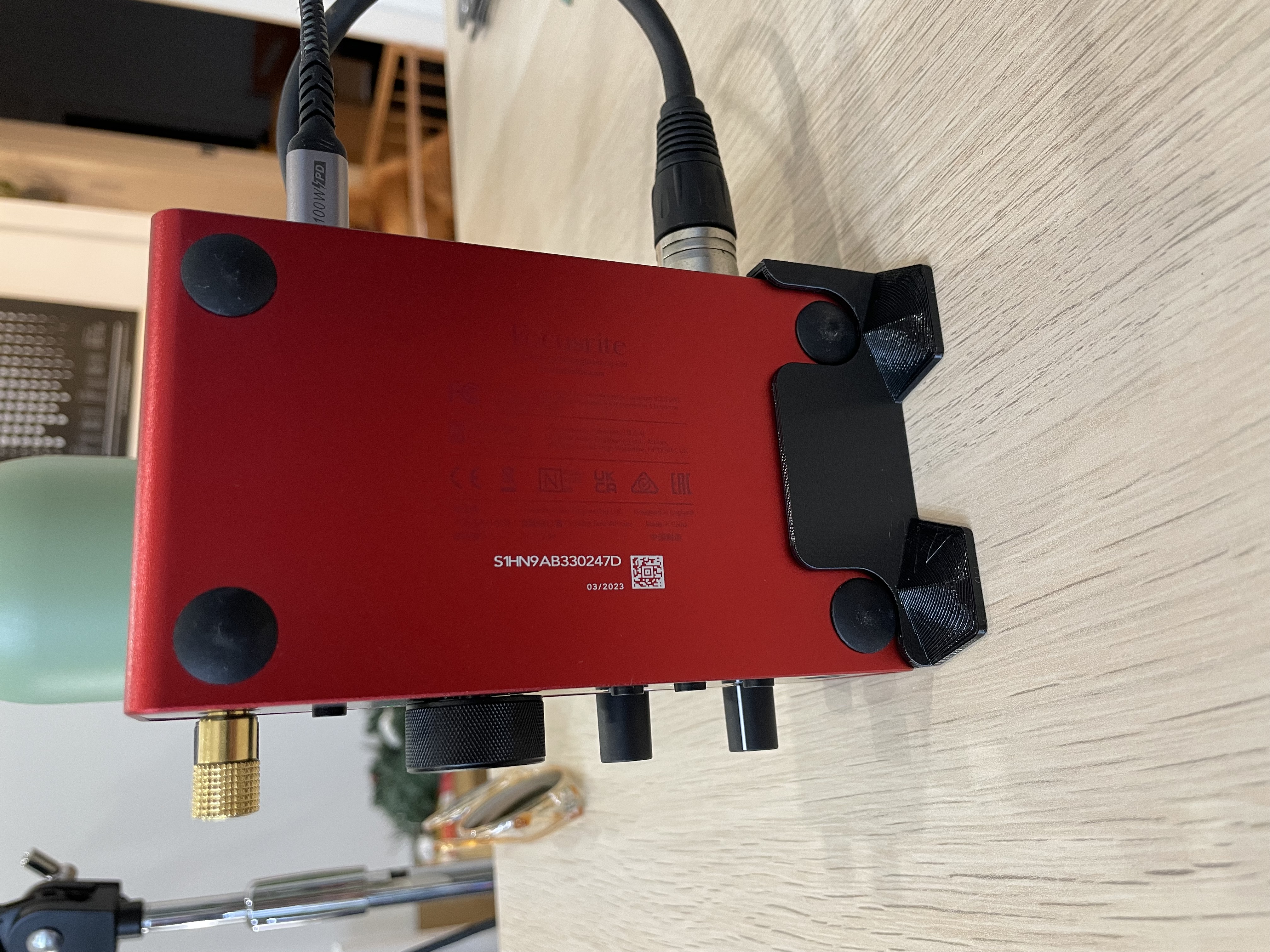 Vertical Stand for Focusrite Scarlett Solo Gen 4 (USB-C)