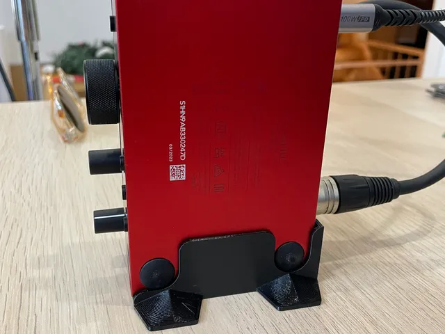 Vertical Stand for Focusrite Scarlett Solo Gen 4 (USB-C)