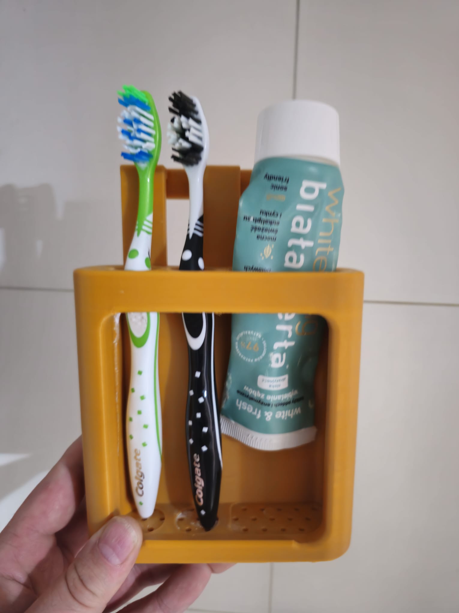6 mm glass holder – 2 toothbrushes + toothpaste