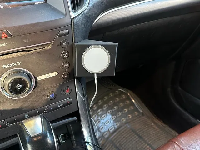 Magsafe Car stand
