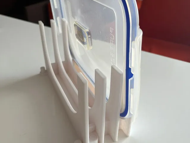 Tupperware Expandable Lid Holder