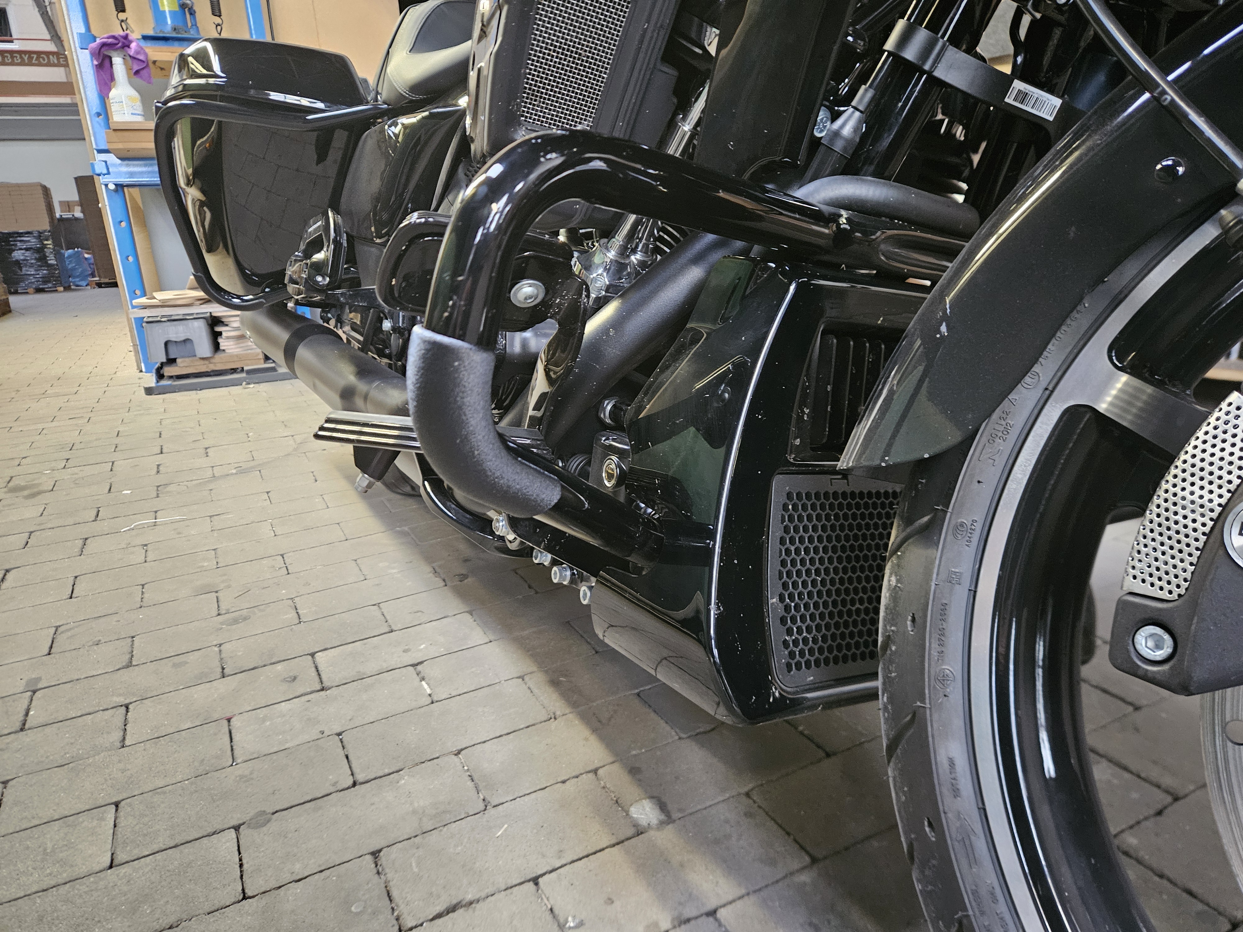 Harley Davidson touring crash bars protector FRONT