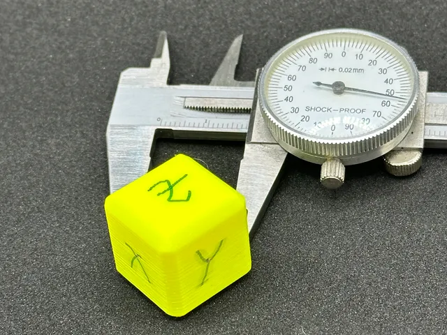 Simple Calibration Cube / Einfacher Kalibrierwürfel