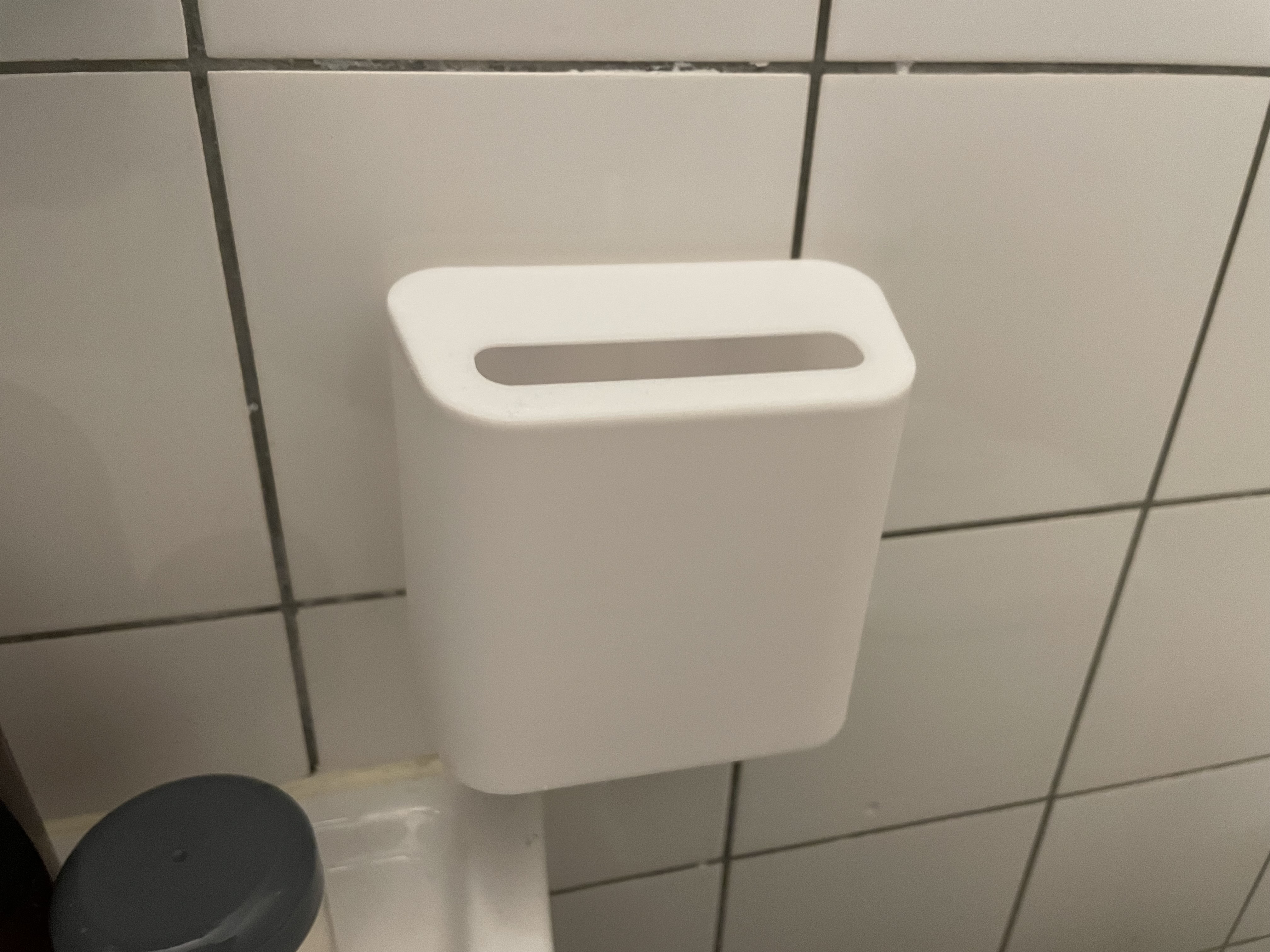 Bathroom Trashcan (With Suction Cups)