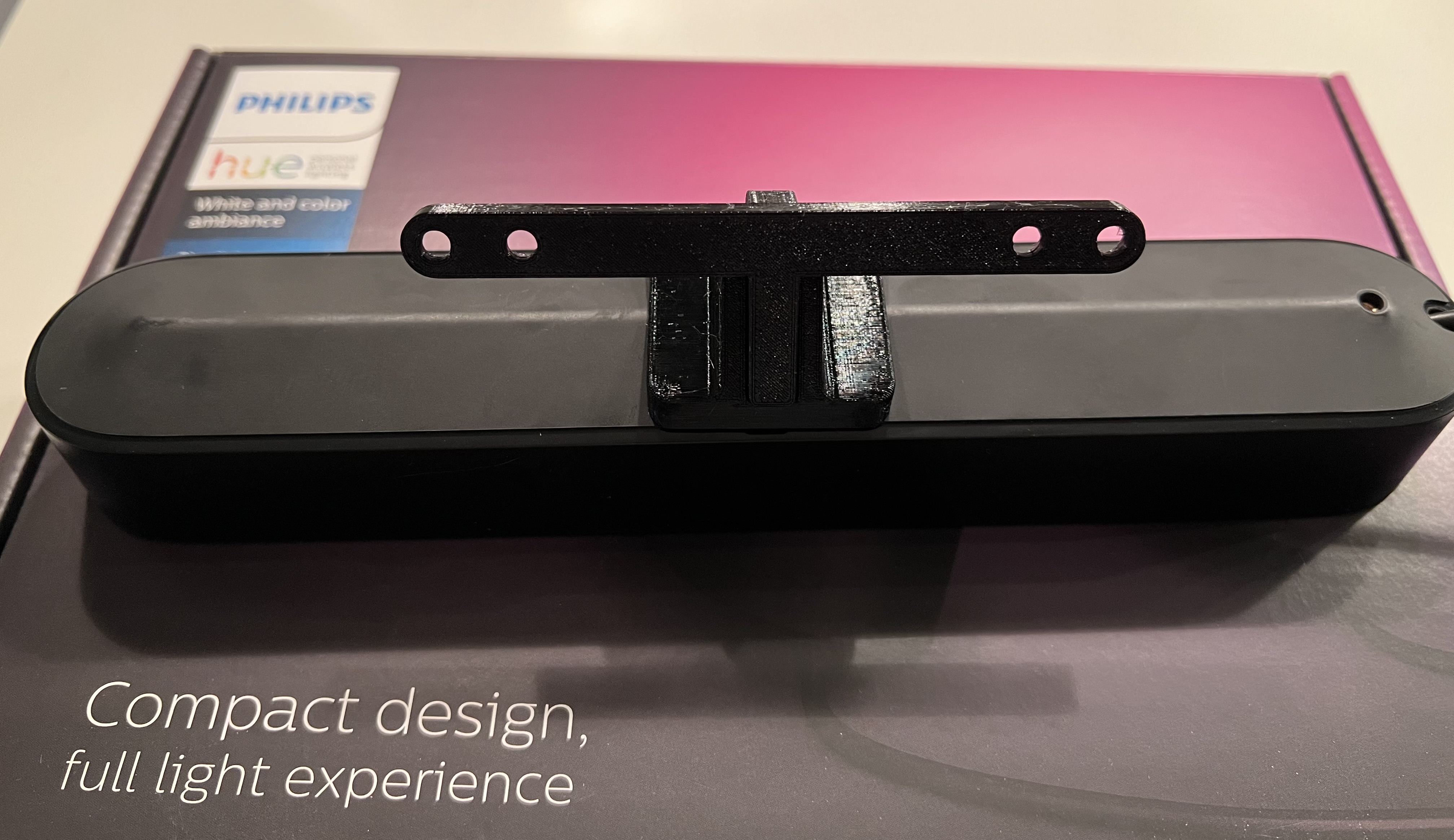 Hue Play VESA 100mm / 75mm Tilt Mount
