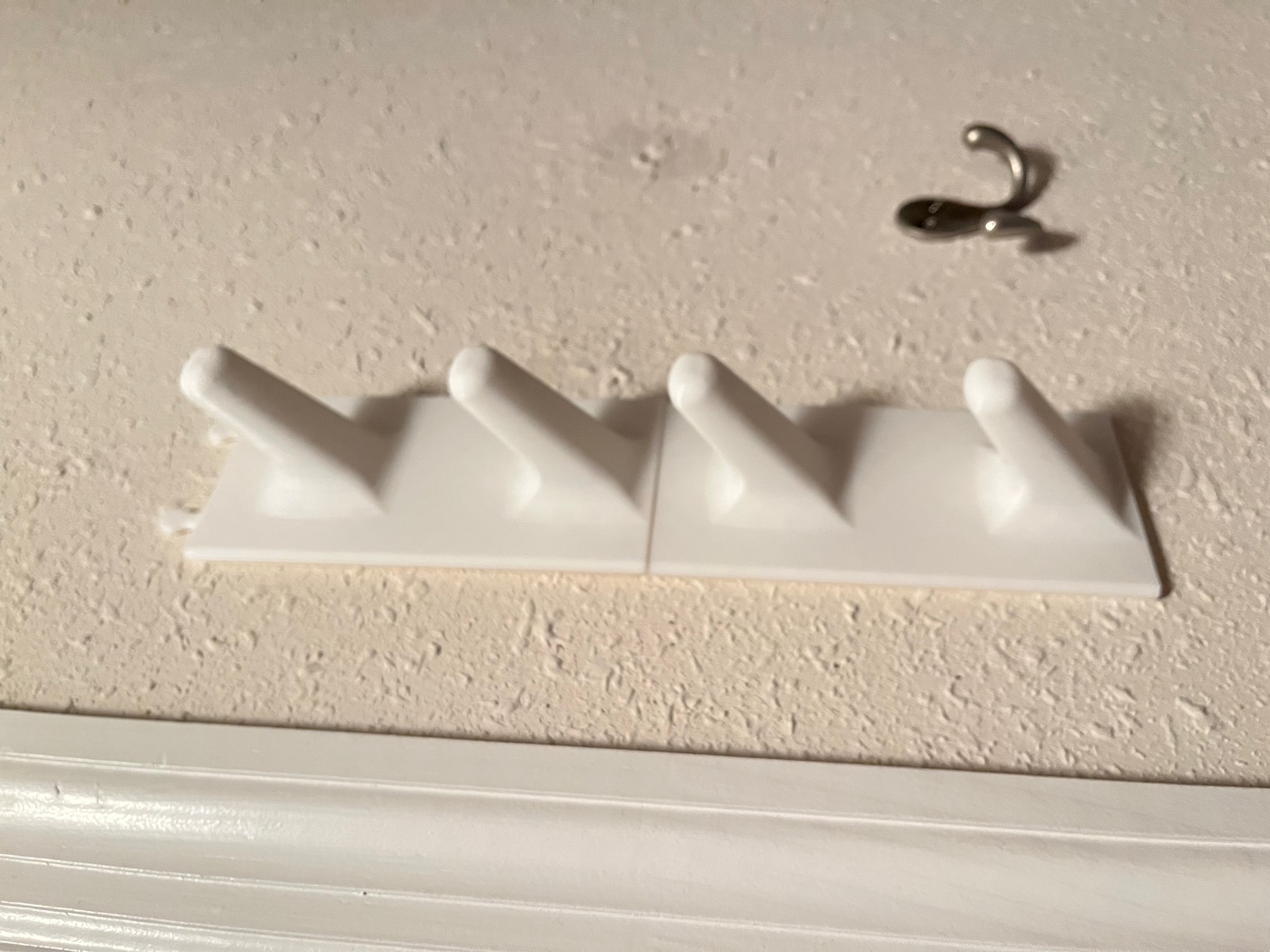 Expandable Hat Rack or Coat Rack with Wall Hanger por Jordan K