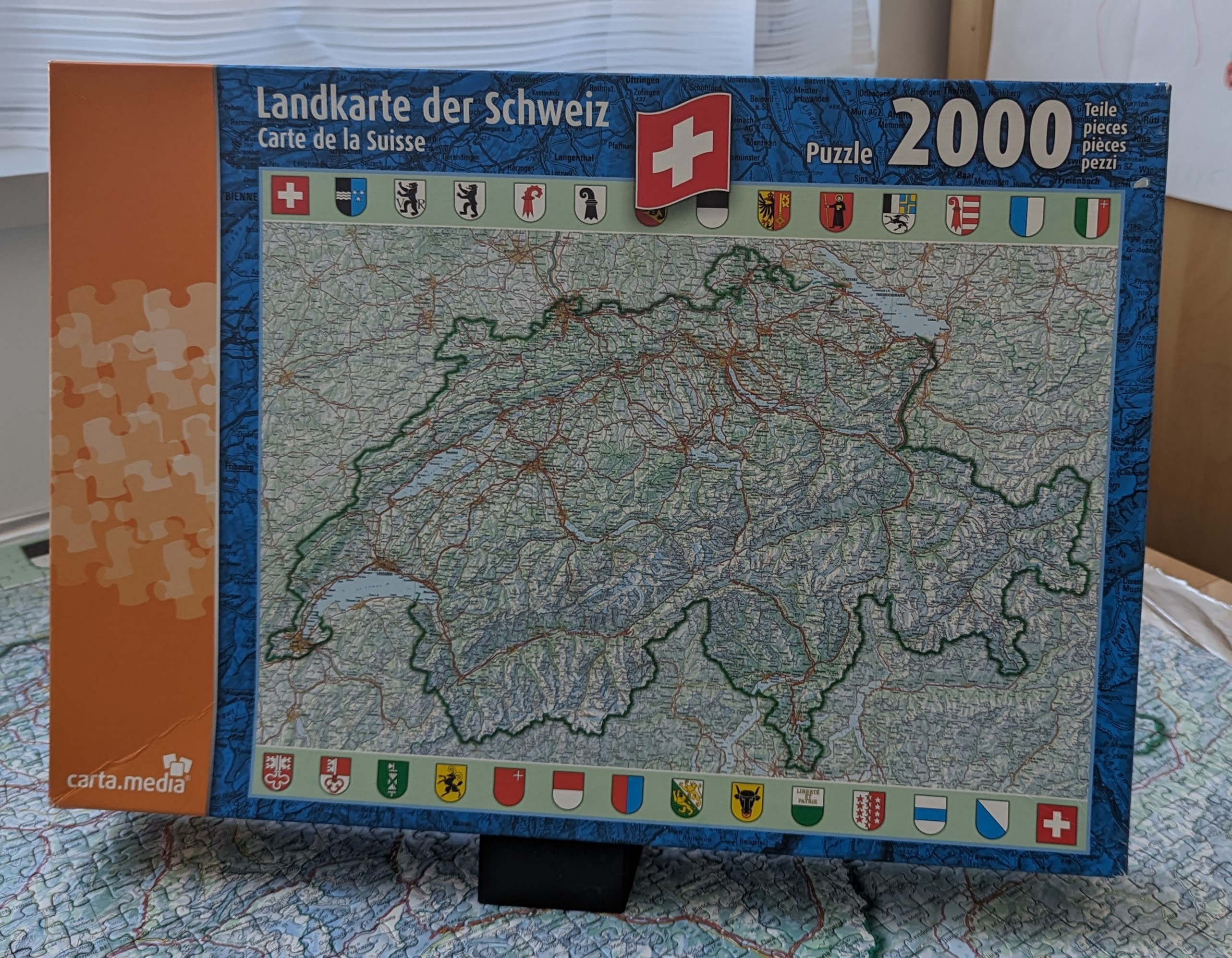 Puzzle Lid Stand
