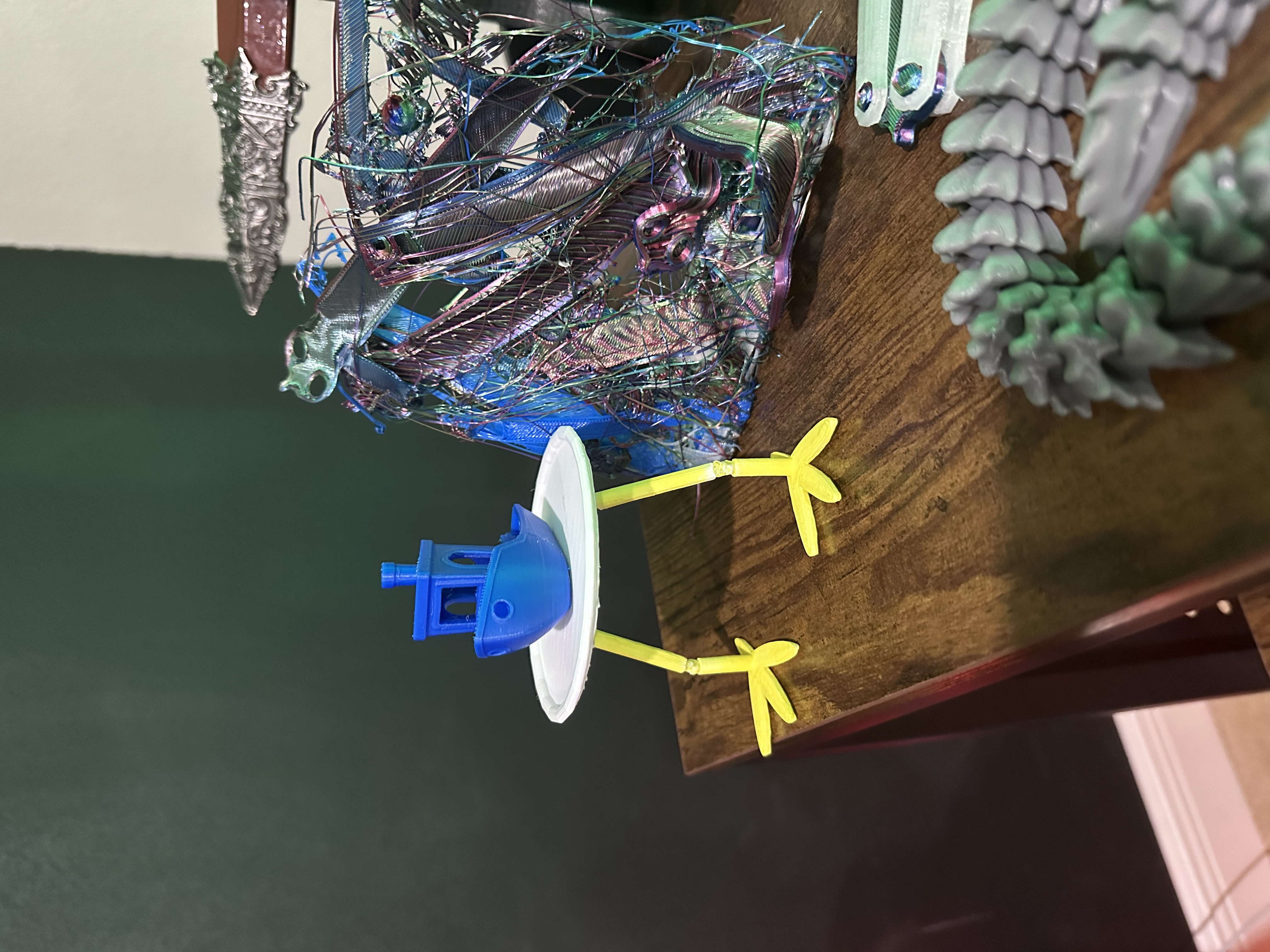 Articulating Chicken elevated stand for Displays/Camera stand/Coaster