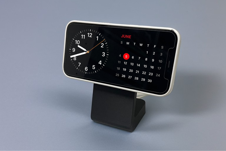 Magsafe charger stand (iPhone StandBy Mode)