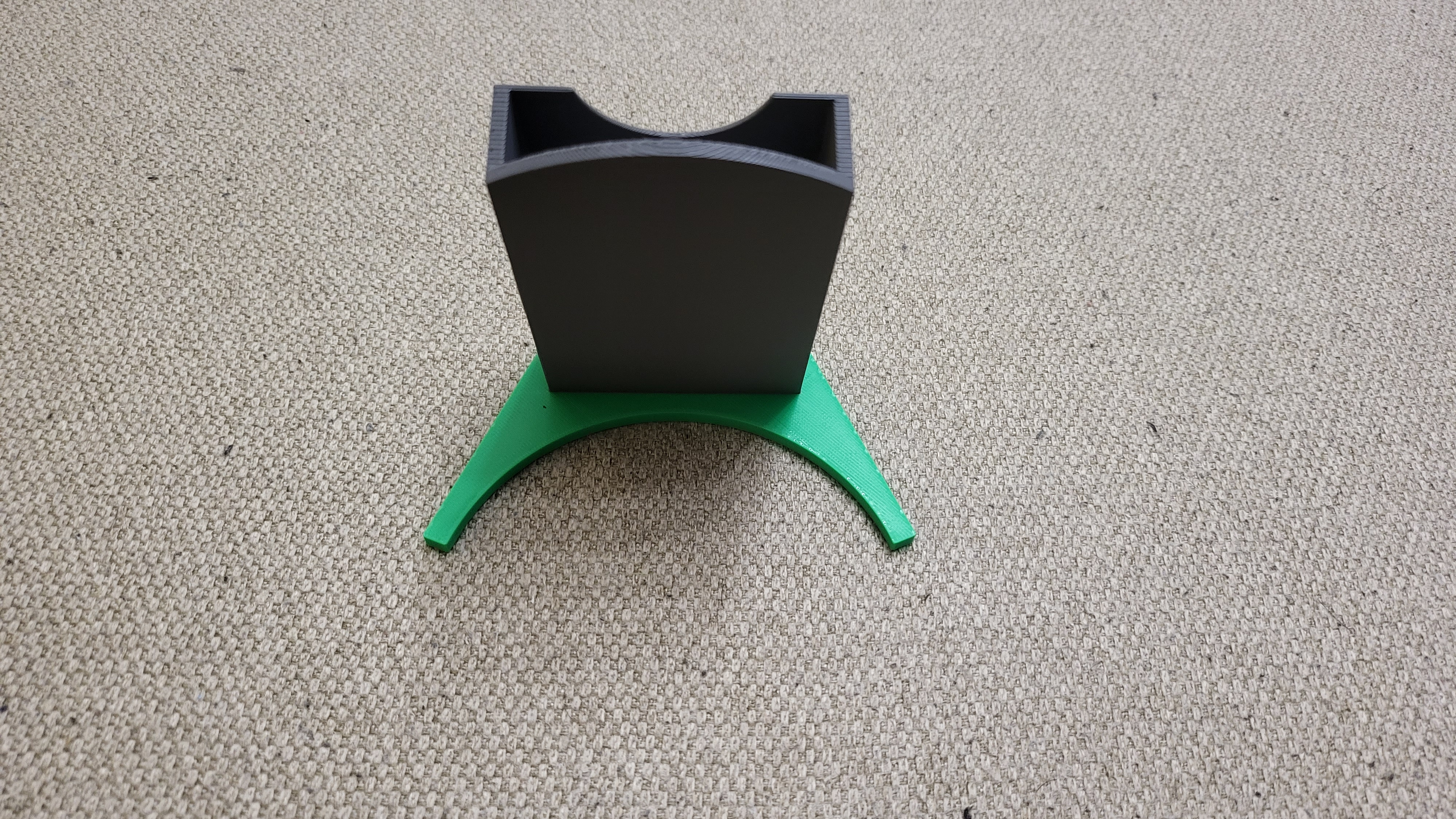 Desk clock movement support