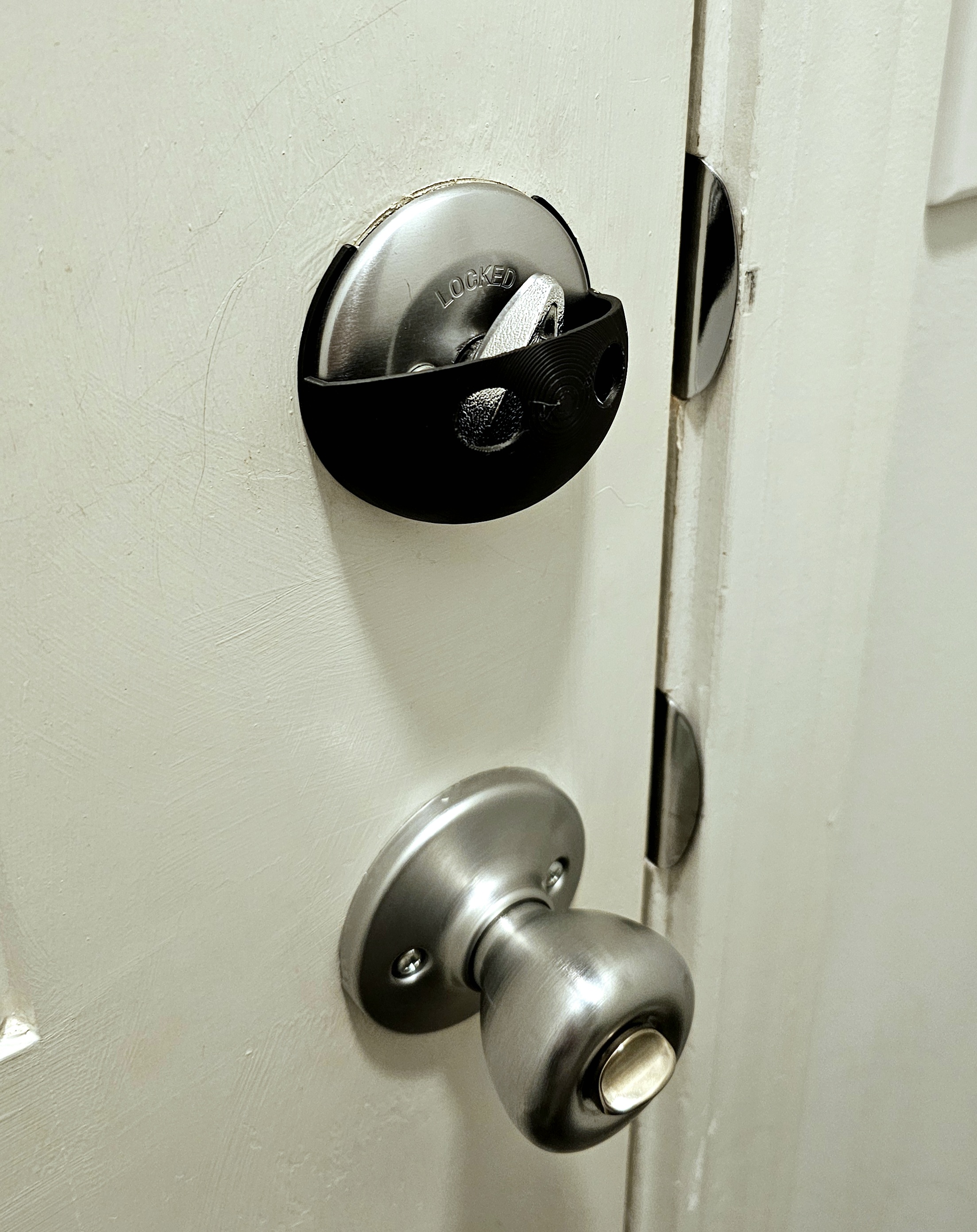 Deadbolt cover for child proofing by Engineer4Fun Download free STL