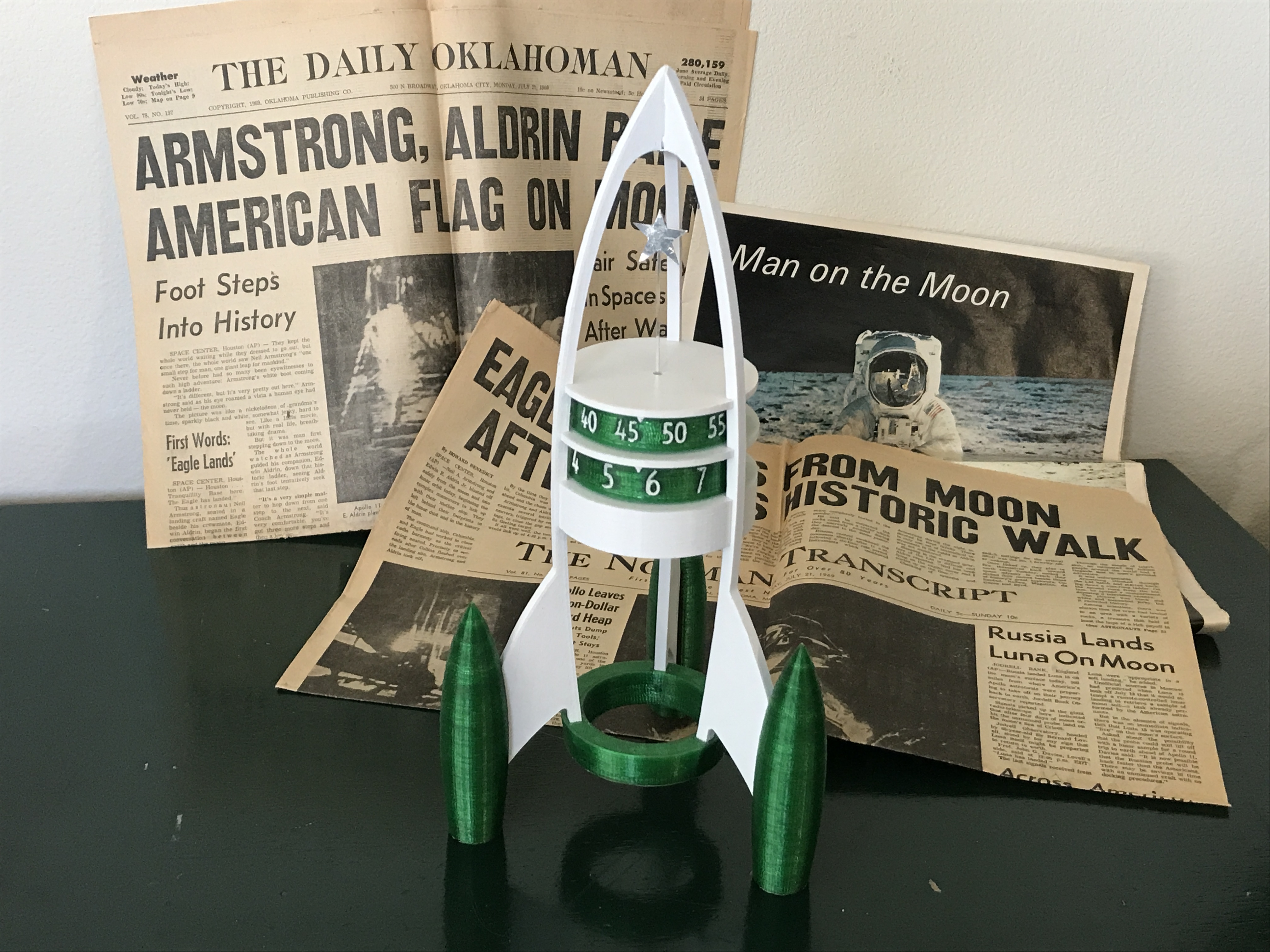 Miniatura 15 do modelo 3D Rocket Clock