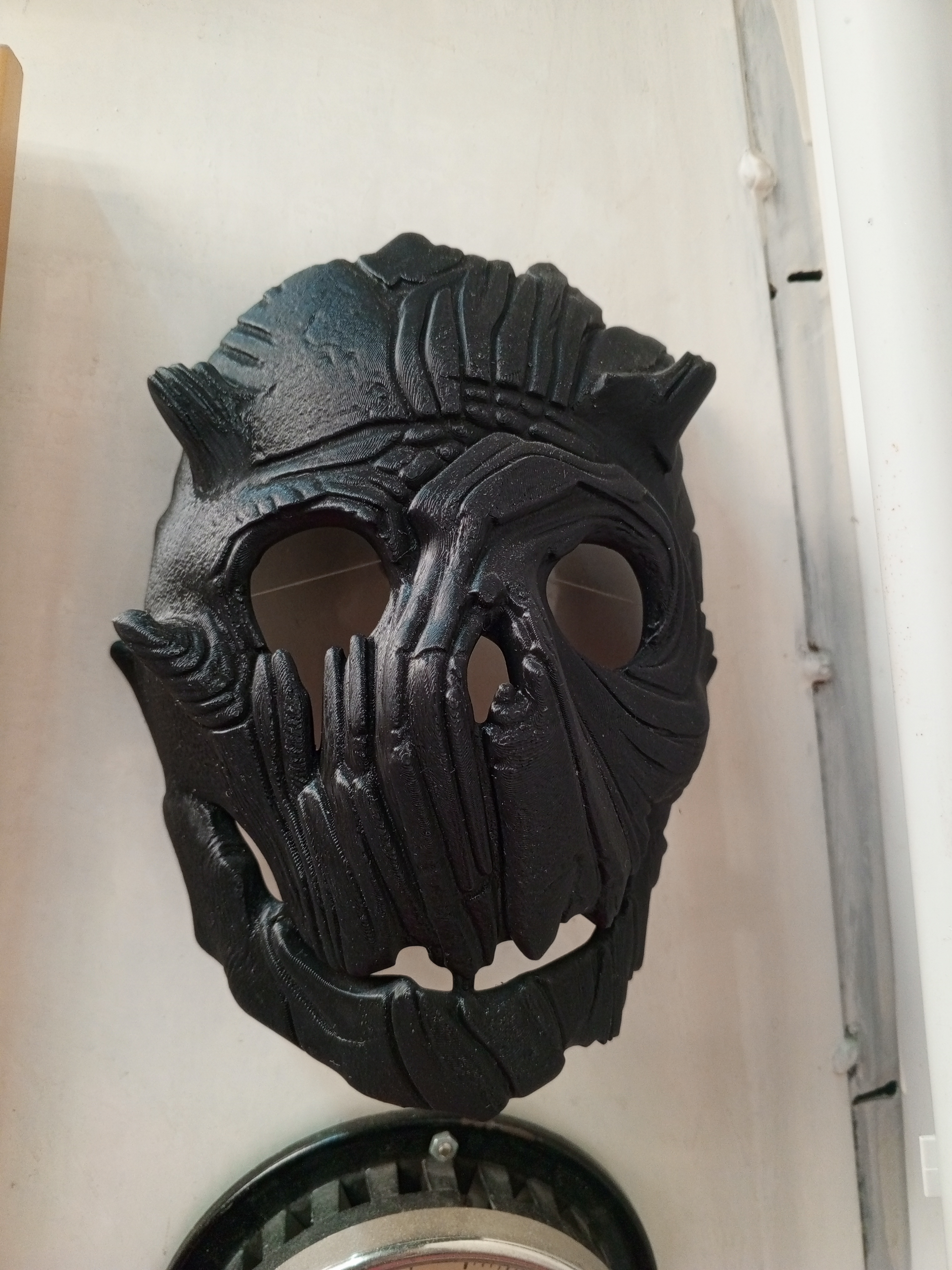 Grima mask