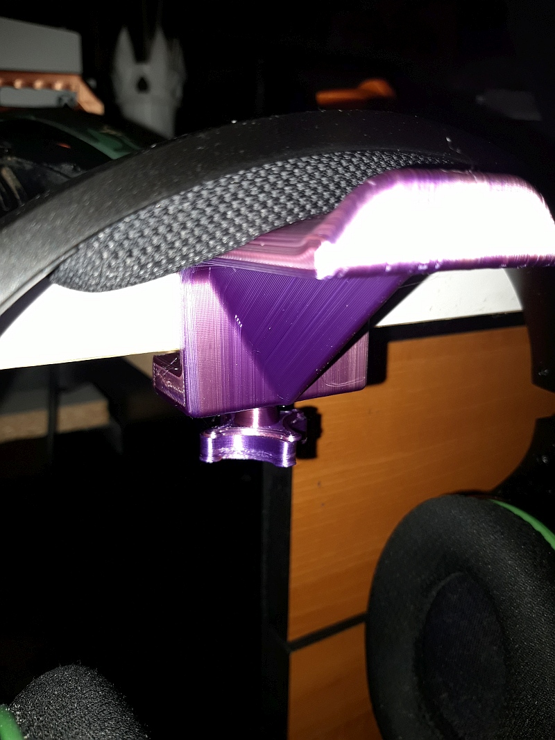 HeadphoneHolder