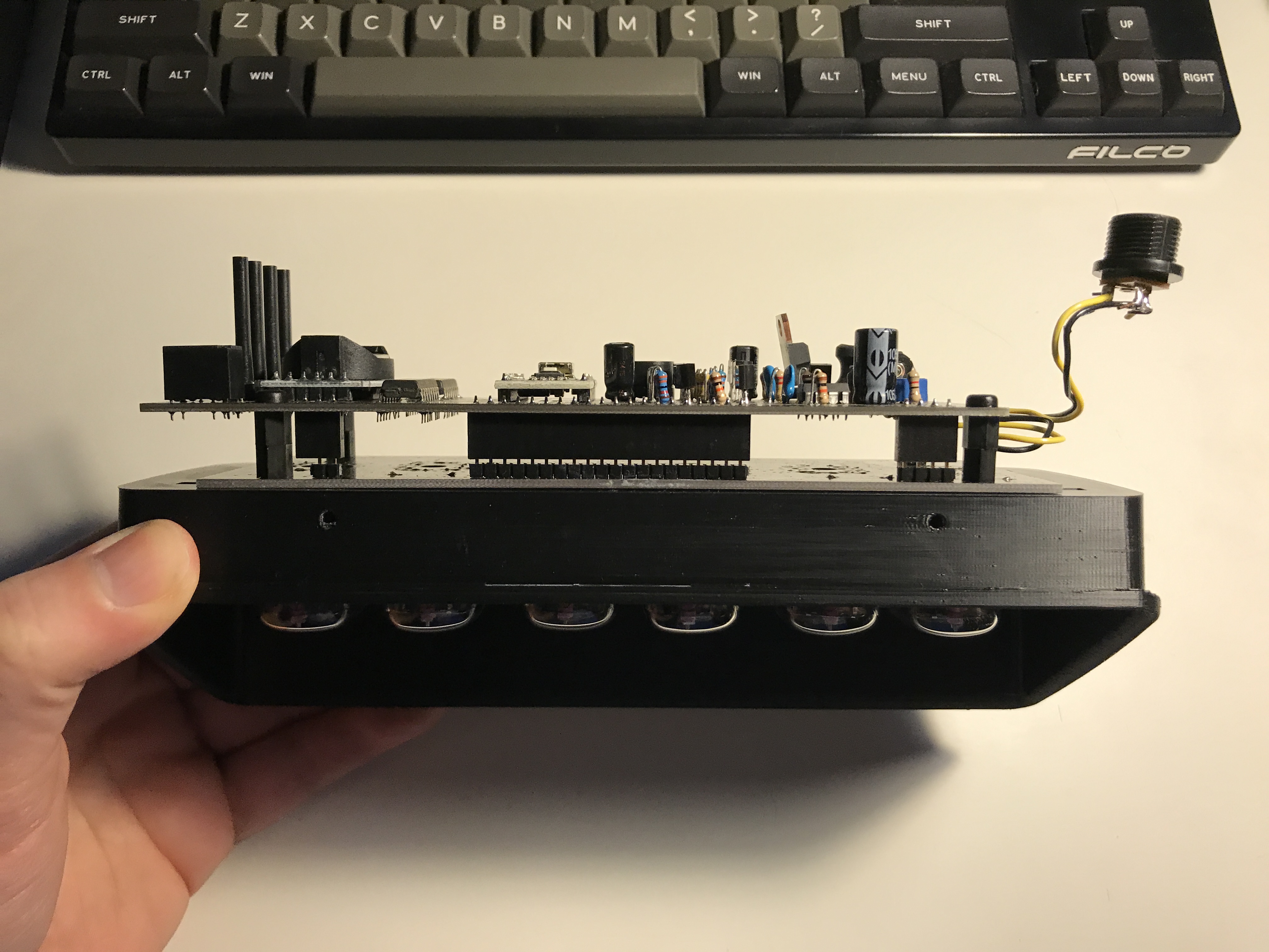 Miniatura 13 do modelo 3D Midcentury Nixie Digital Clock Case
