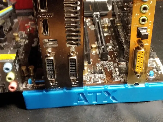 PCI/PCIe card support bracket