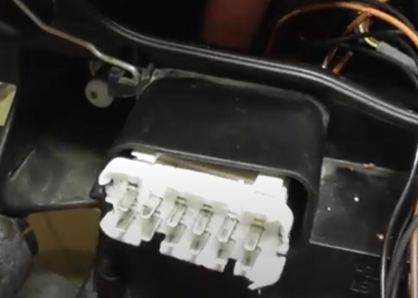 Porsche Cayenne Headlight disassembler by Alberto A. Download free