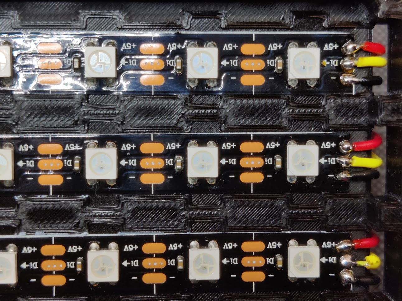 Miniatura 5 do modelo 3D BINARY wifi CLOCK