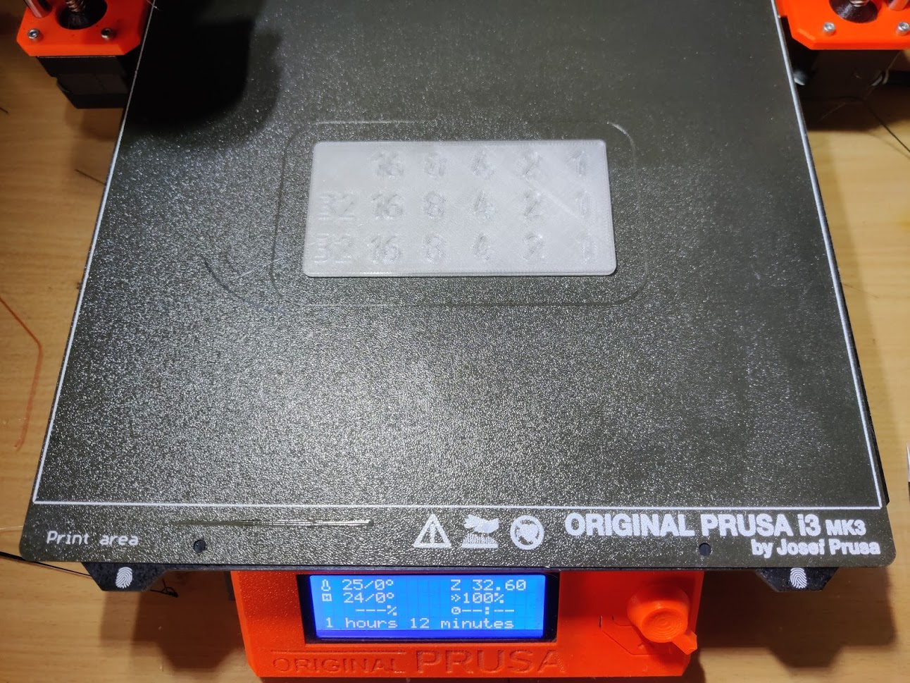 Miniatura 11 do modelo 3D BINARY wifi CLOCK