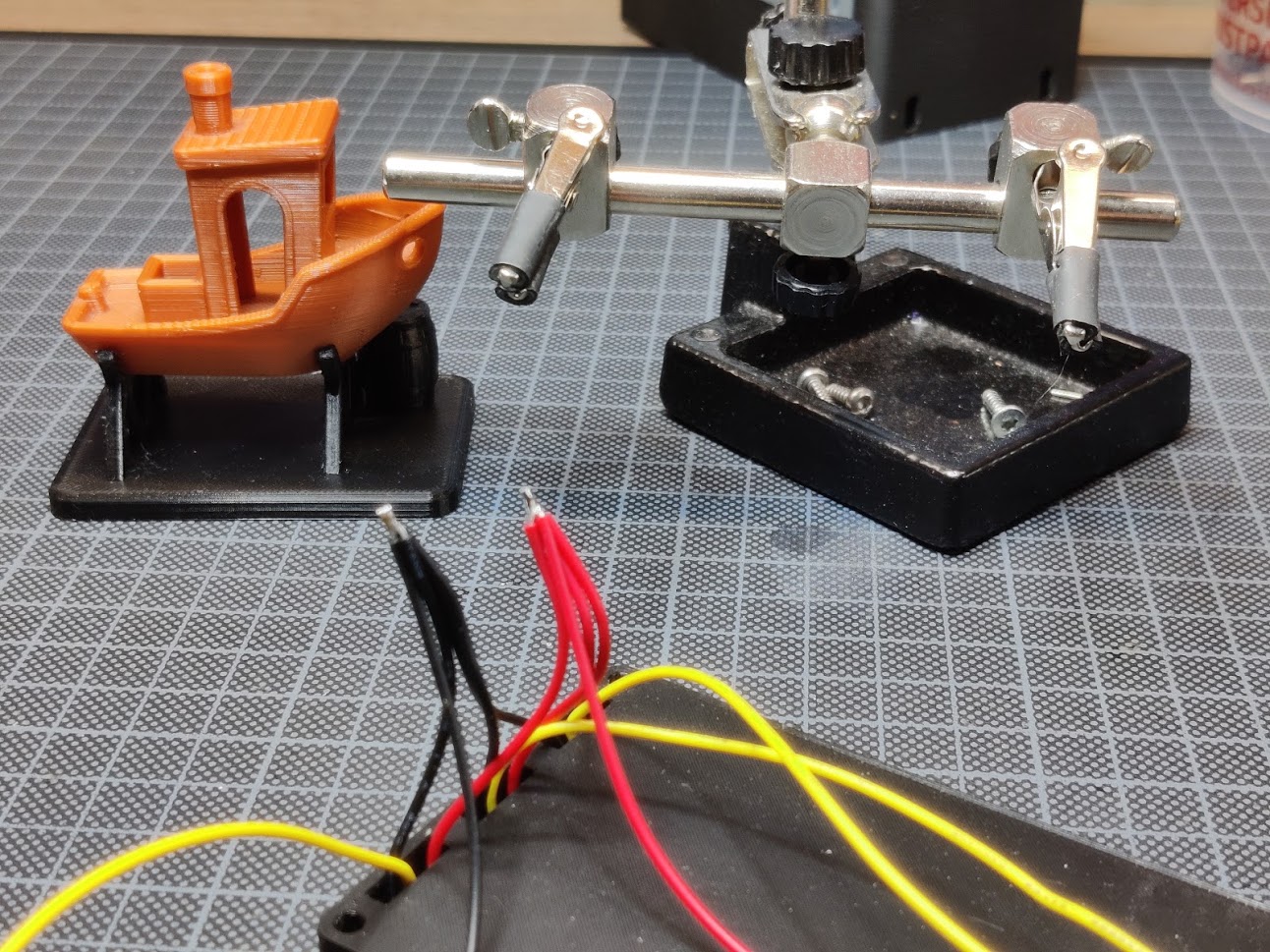 Miniatura 8 do modelo 3D BINARY wifi CLOCK