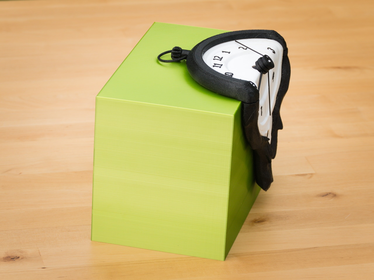 Miniatura 4 do modelo 3D Melting Dali Clock