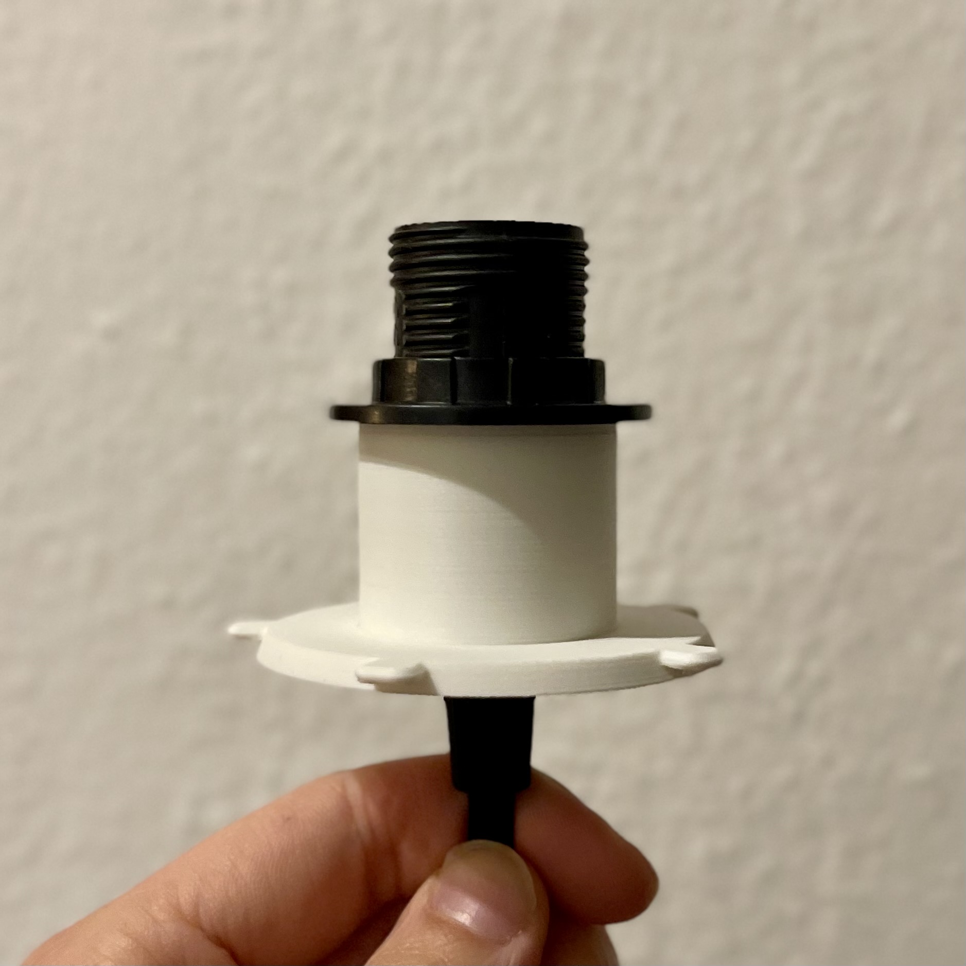 Miniatura 2 do modelo 3D Moon Lamp Adapter Hidden Socket - Configurable