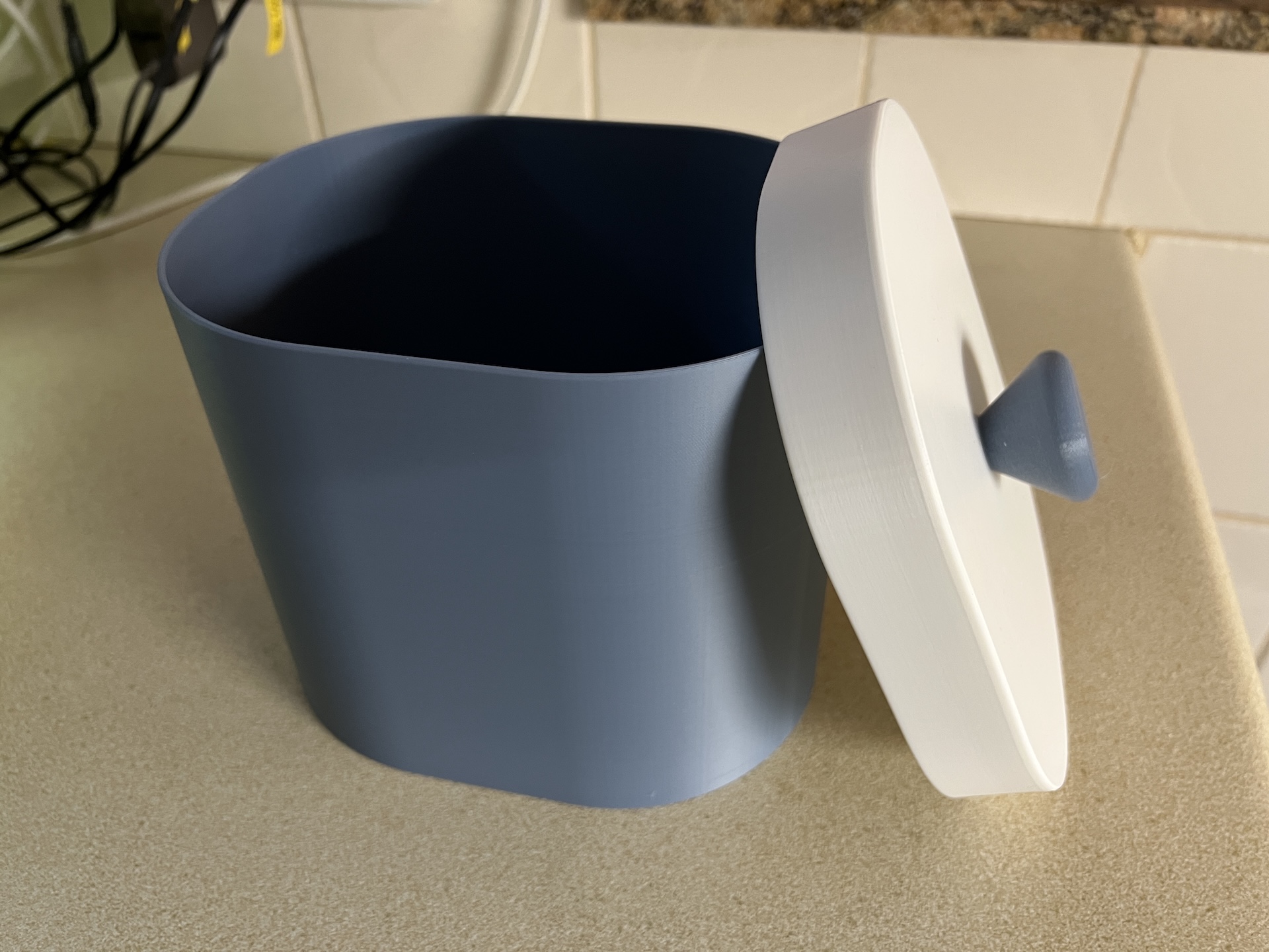 Miniatura 2 do modelo 3D Compost Bin Kitchen Counter Top