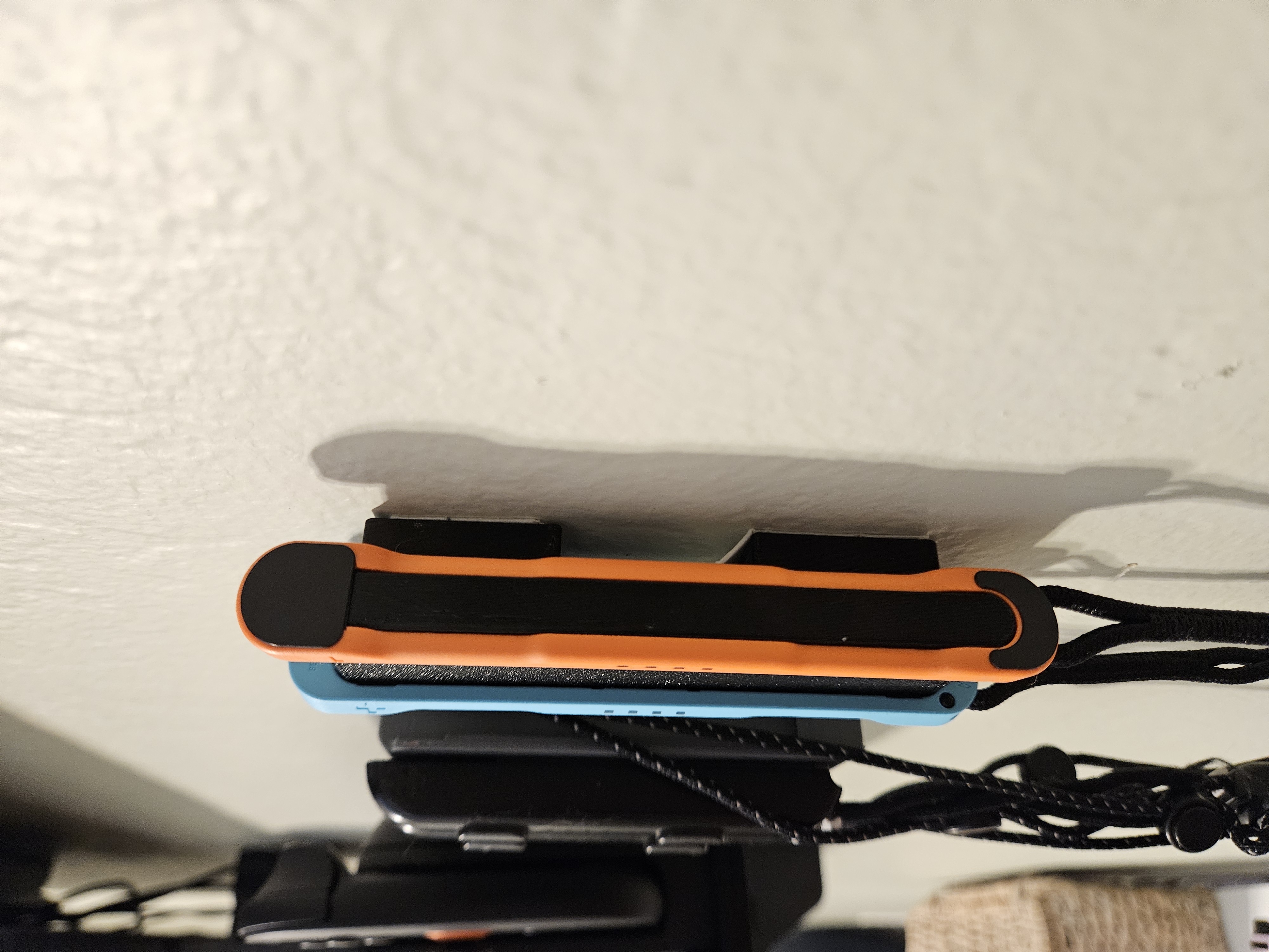 Switch 2 Joy Con Strap Wall Mount — miniatura 2