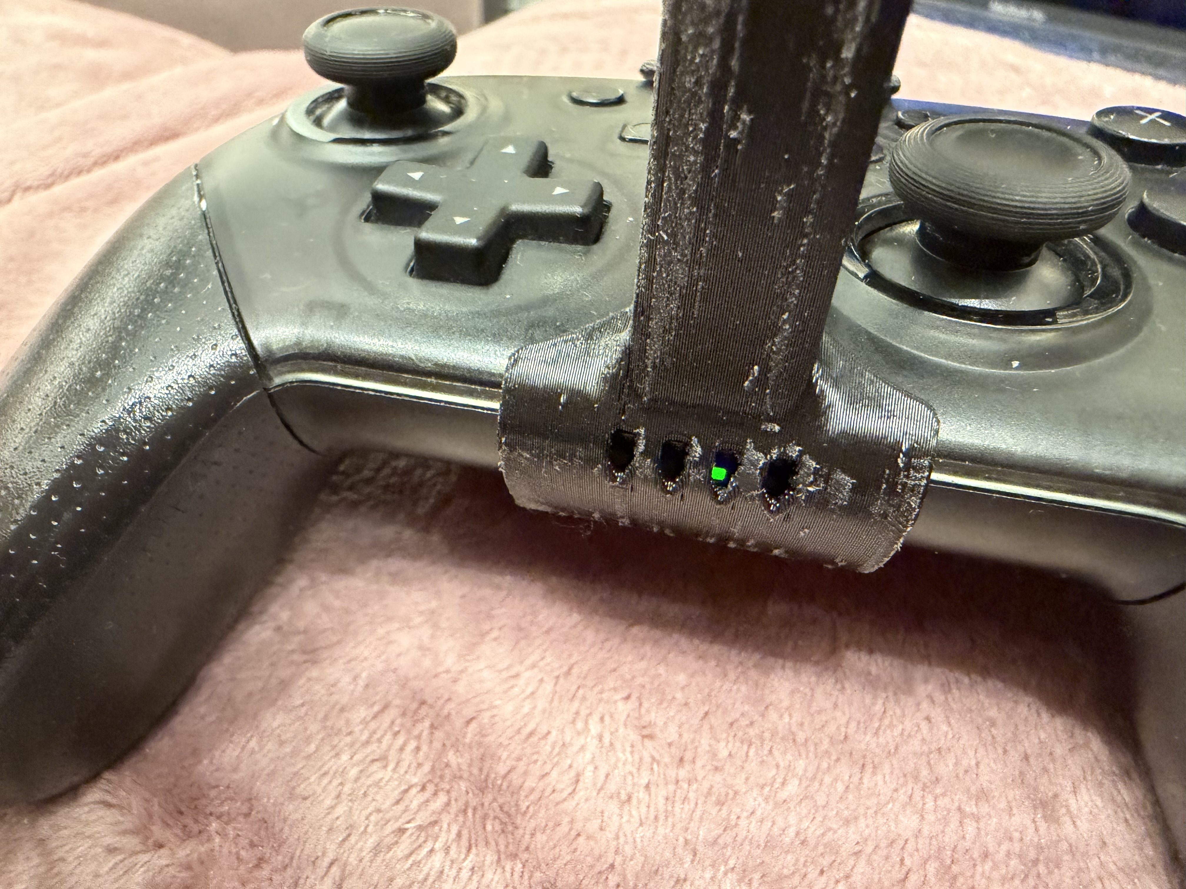 Miniatura 3 do modelo 3D Switch 2 Mount for Pro Controller 1