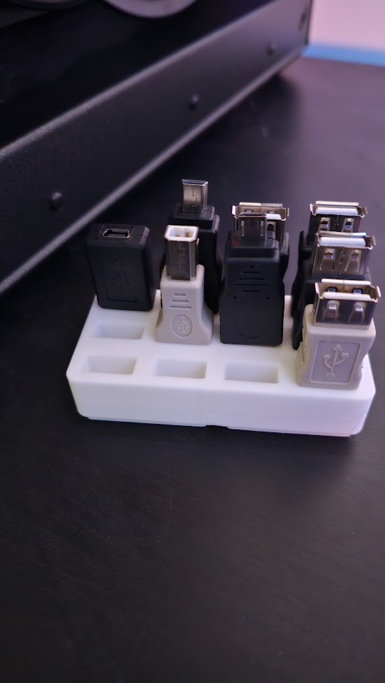 Gridfinity 12x USB Female Adapter Holder
