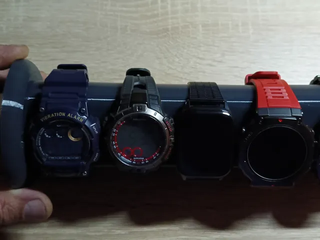 Wristwatch holder