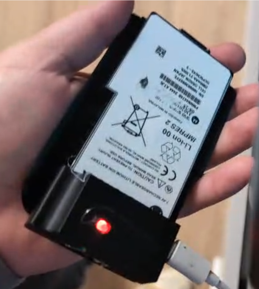 Adom charger by Angress