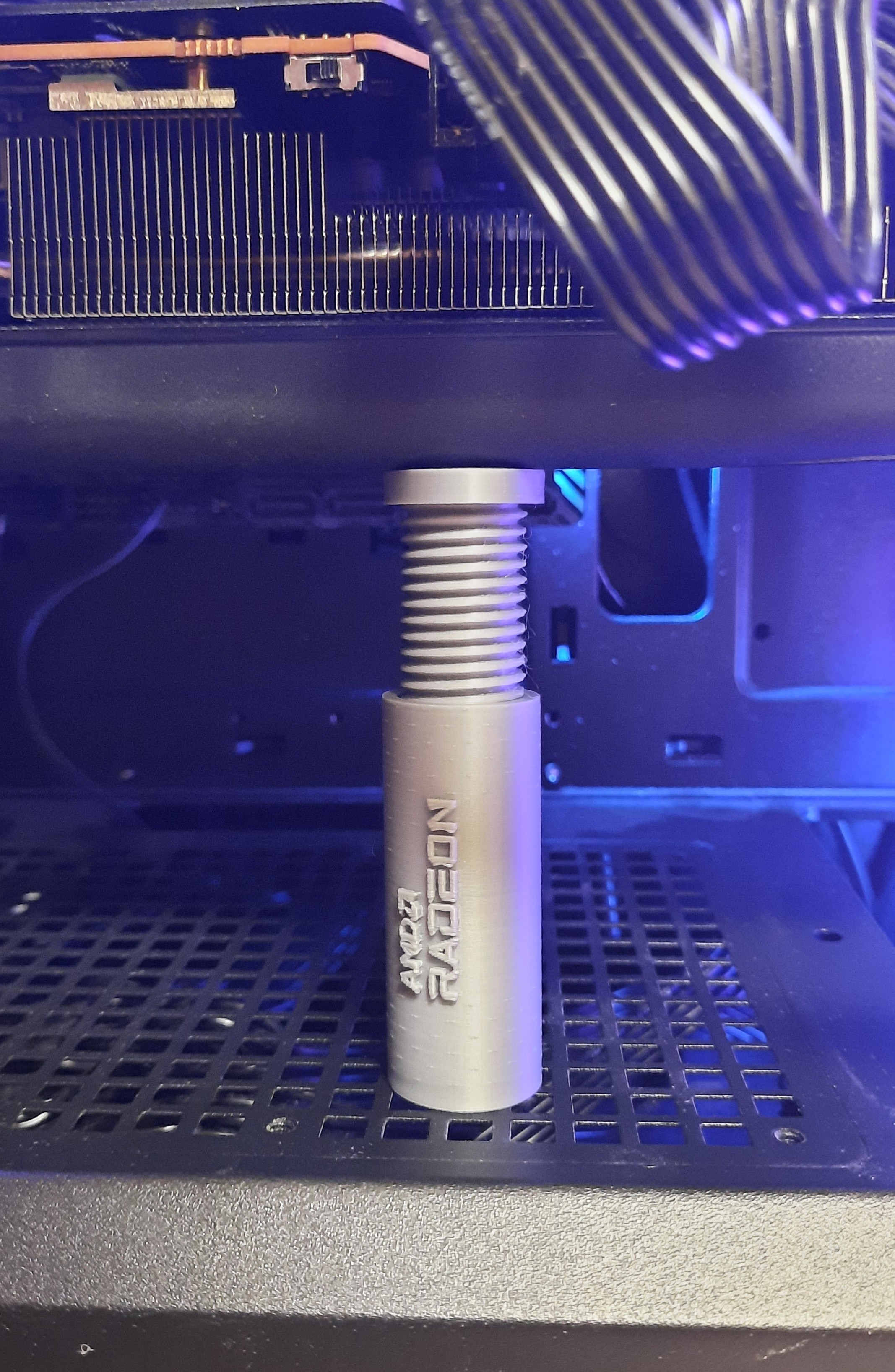 Miniatura 2 do modelo 3D Adjustable Nvidia / Radeon GPU Support