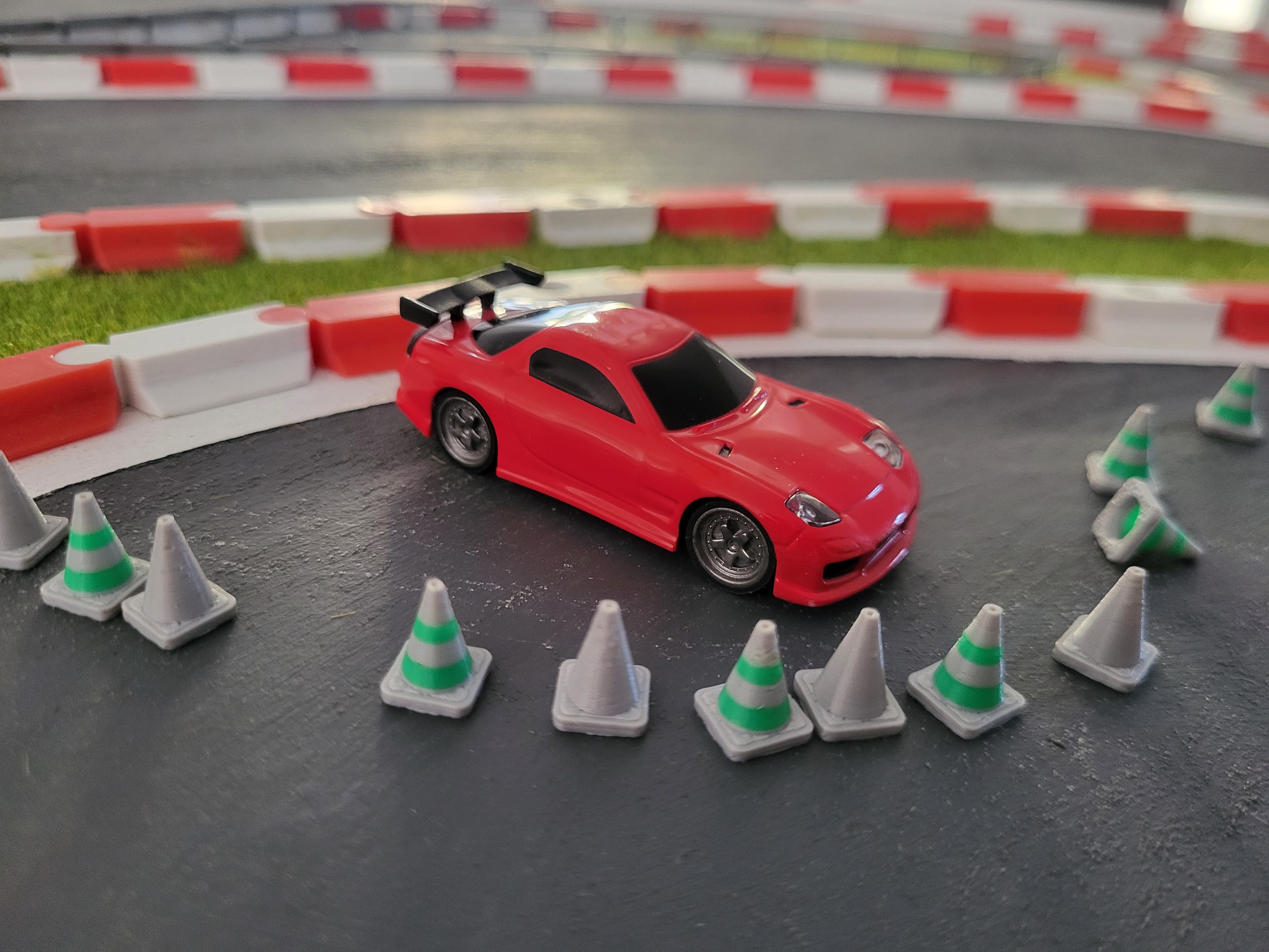 Tiny Traffic Cones 1/76 — thumbnail 2