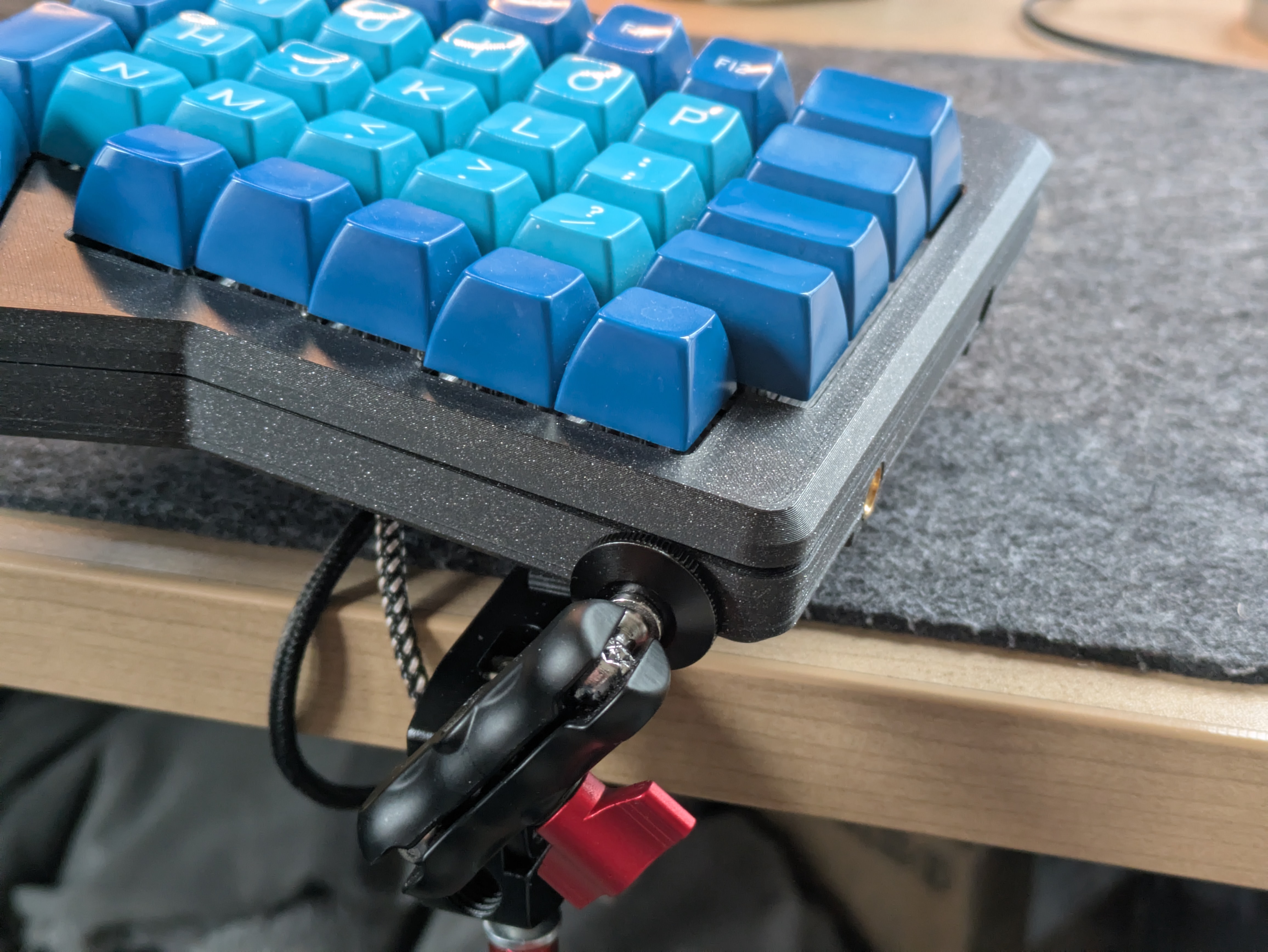 Mountable Ergodox Case — thumbnail 6