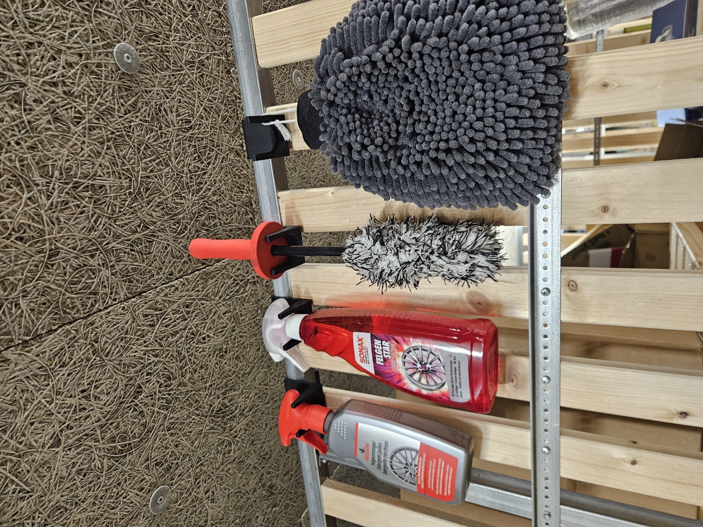 Bottle (and stuff) hanger for a 30x30mm profile