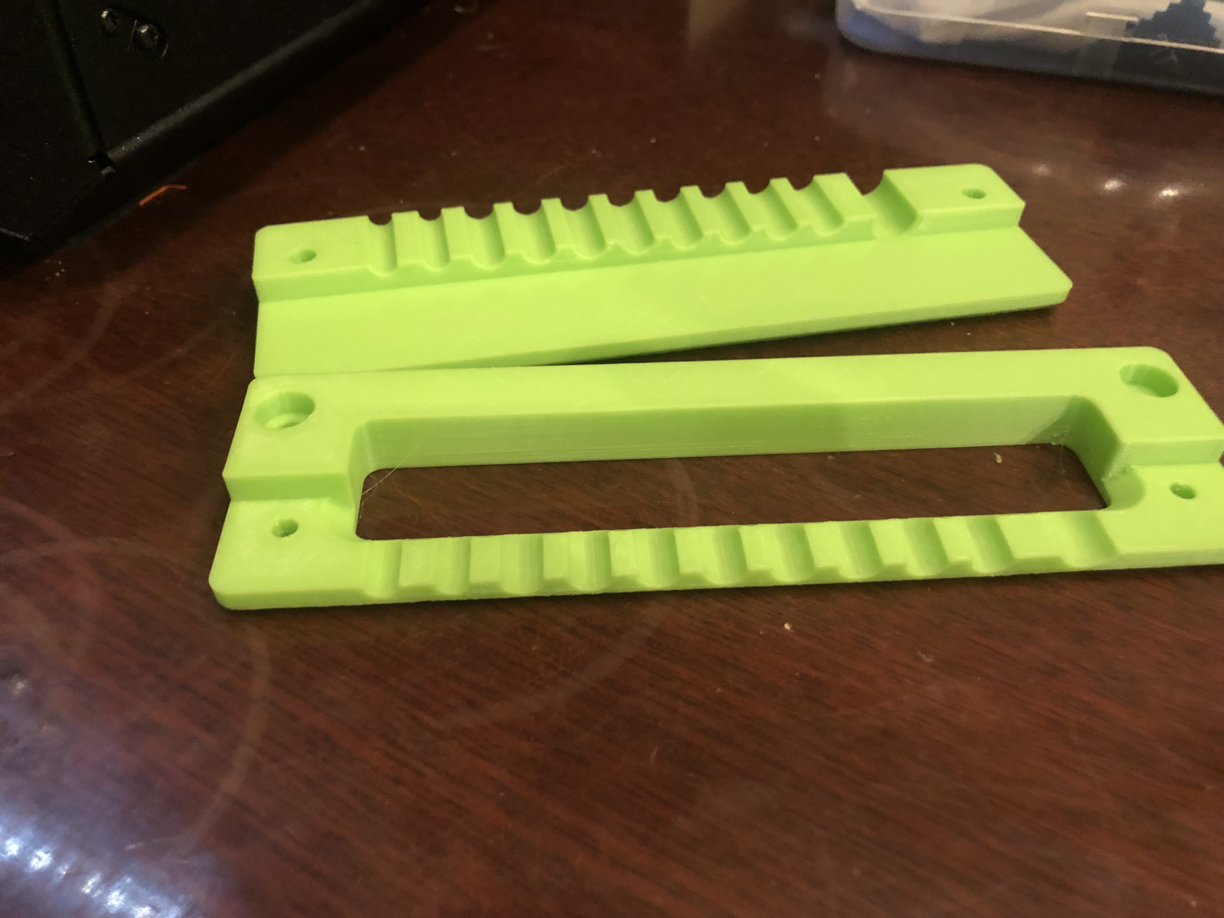 Strain relief for multiple cables — miniatura 2