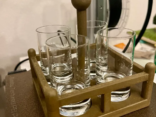 Schnapsgläser Halterung