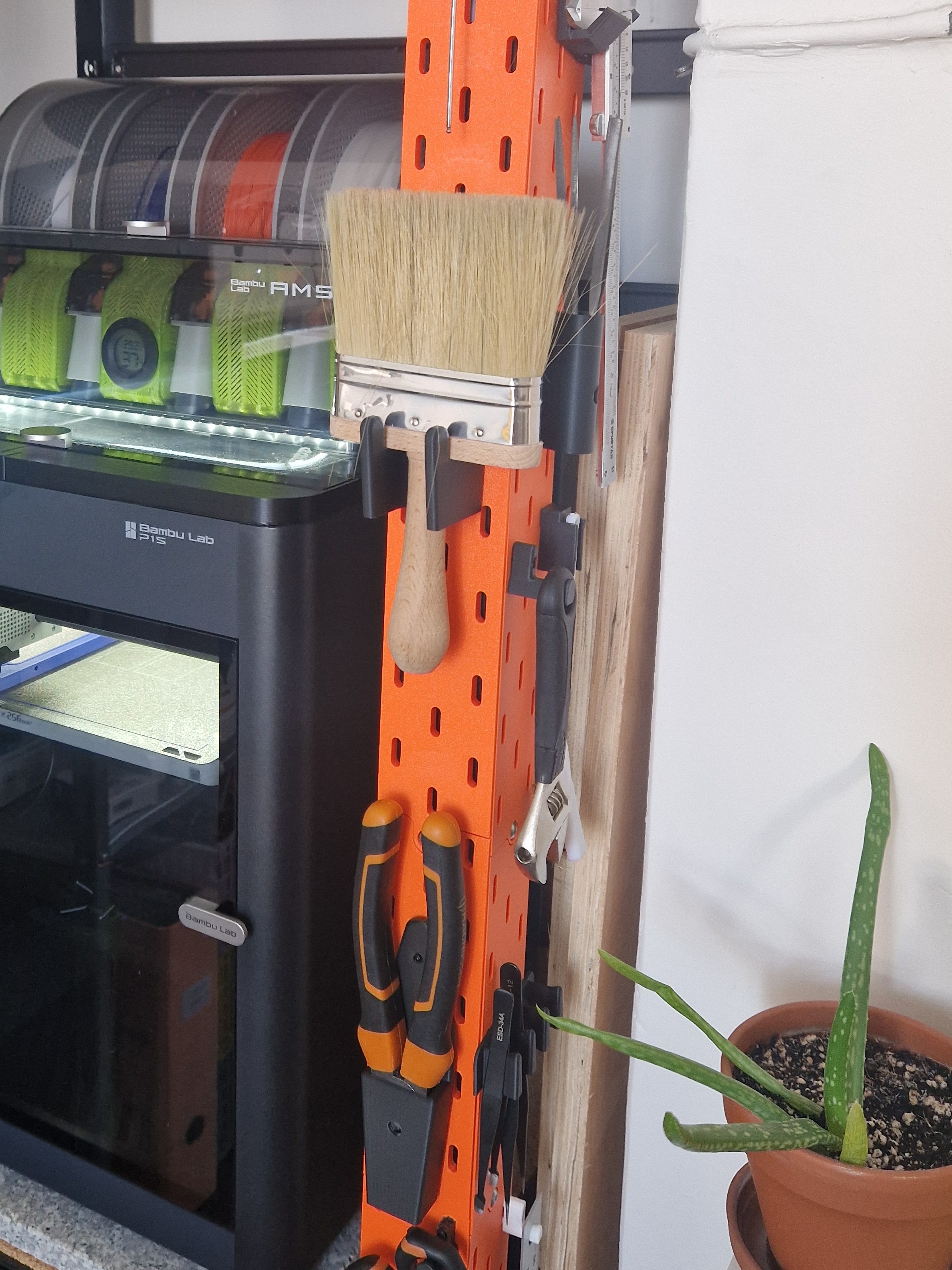 SKADIS pegboard corner plates for BROR shelves