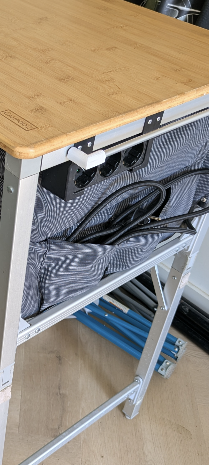 Multiplug holder voor Campooz keuken
