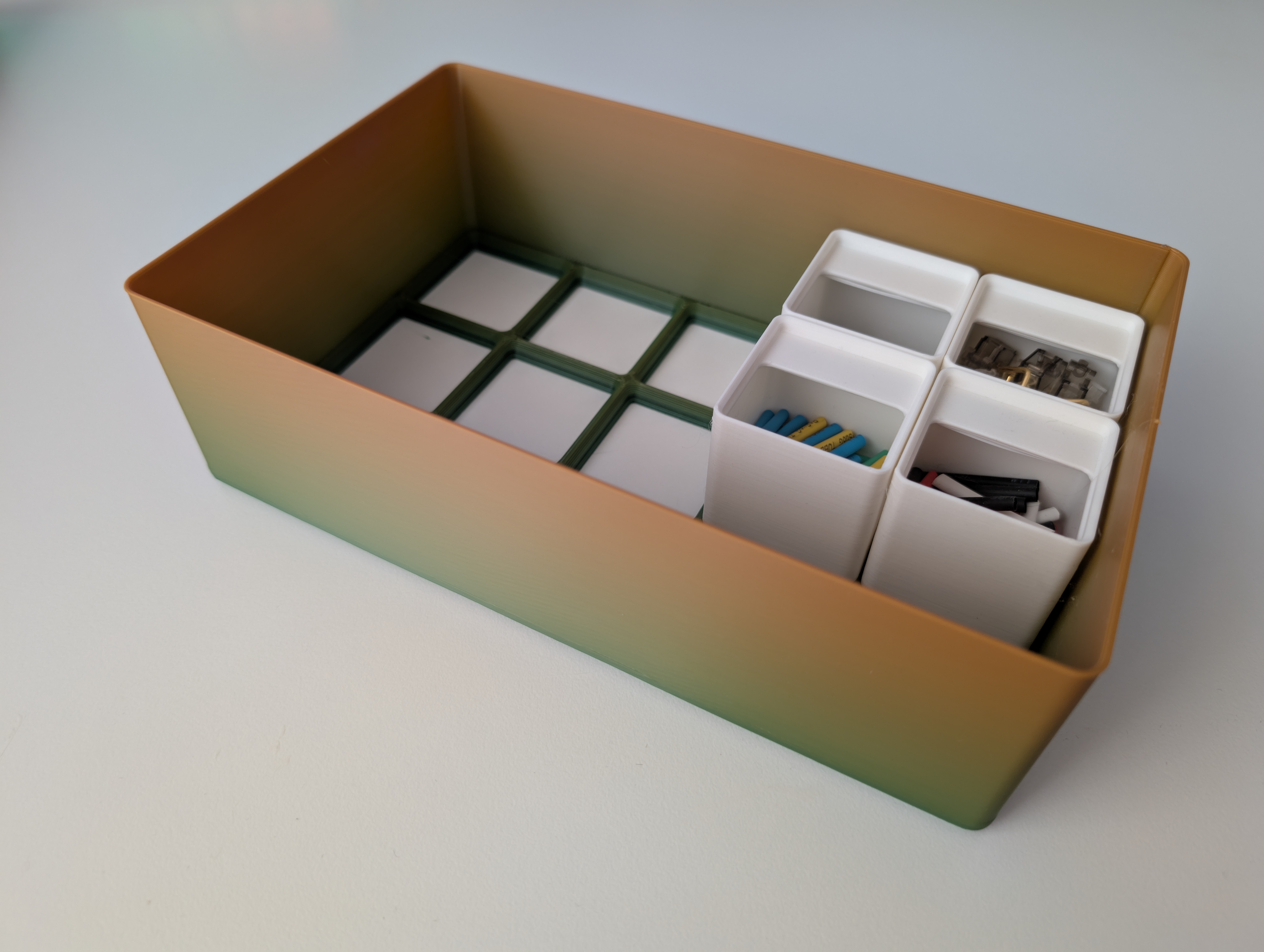 Miniatura 6 do modelo 3D Stackable gridfinity storage basket [PARAMETRIC]