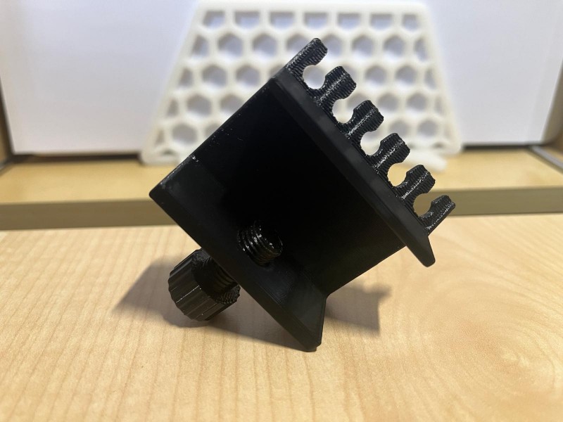 Small Desktop Cable Holder Clamp