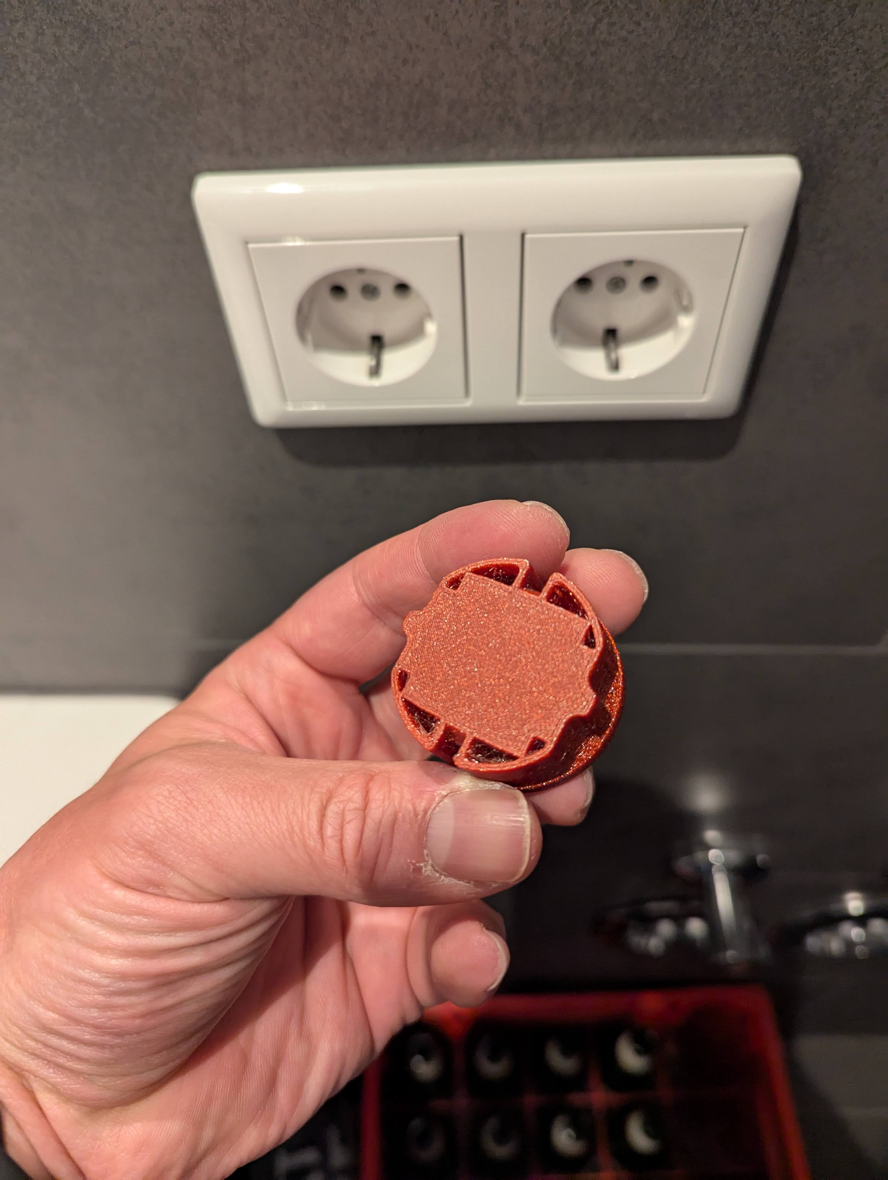 Socket Protector Cover and Hook - Schuko Socket Type C, F, K — miniatura 4
