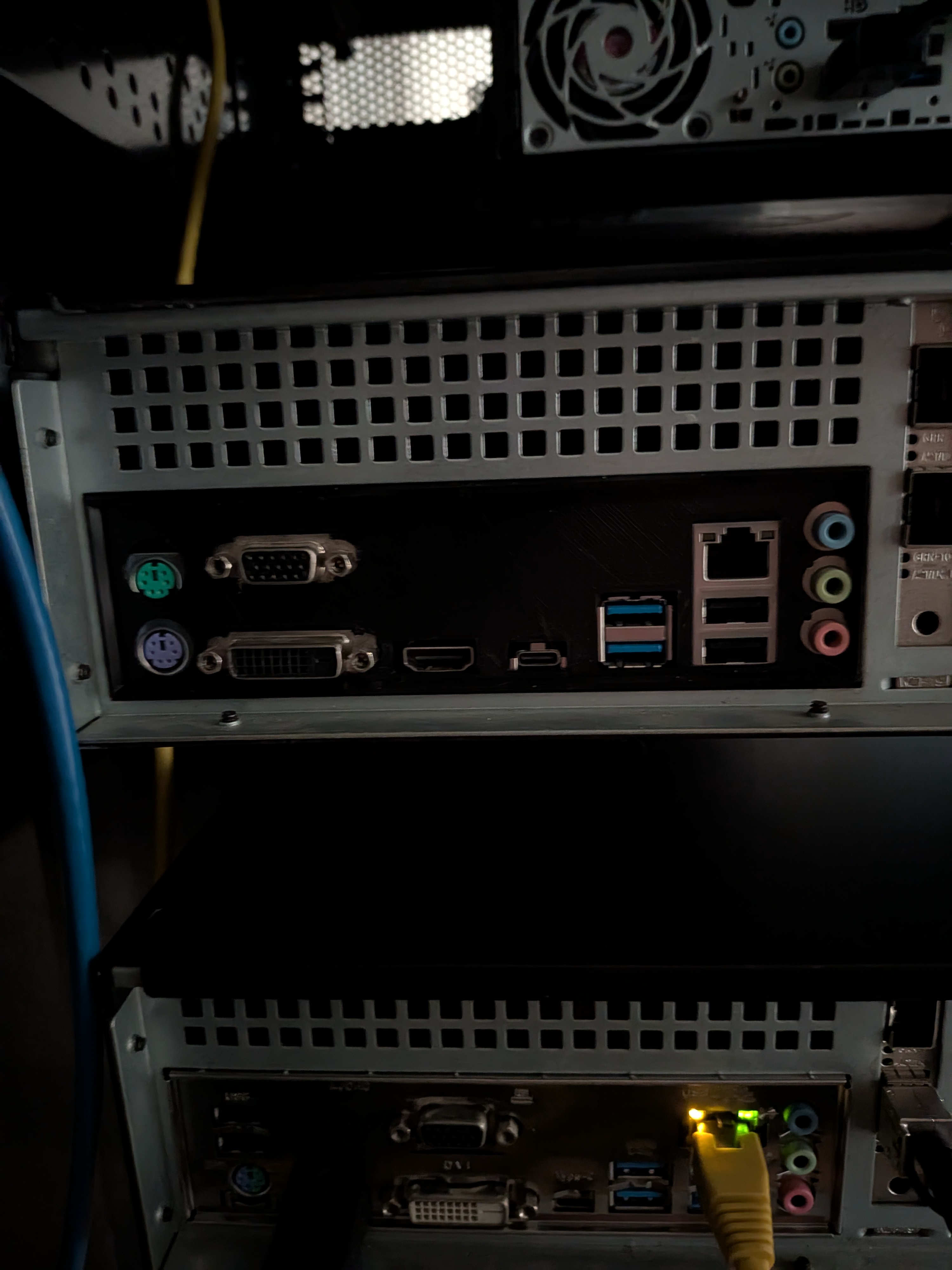 ASUS H170M-PLUS I/O shield