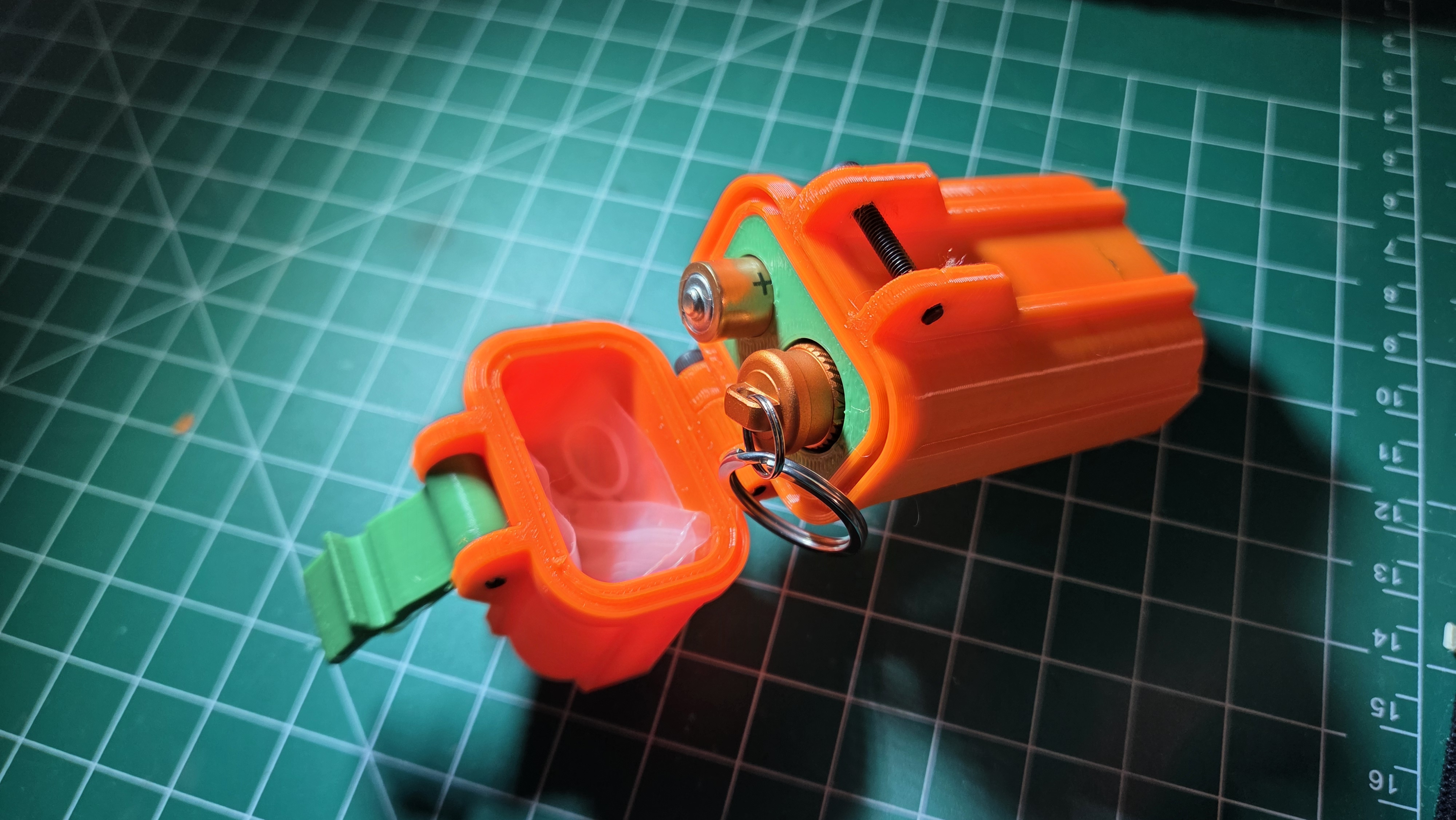 Skilhunt E3A Flashlight Box