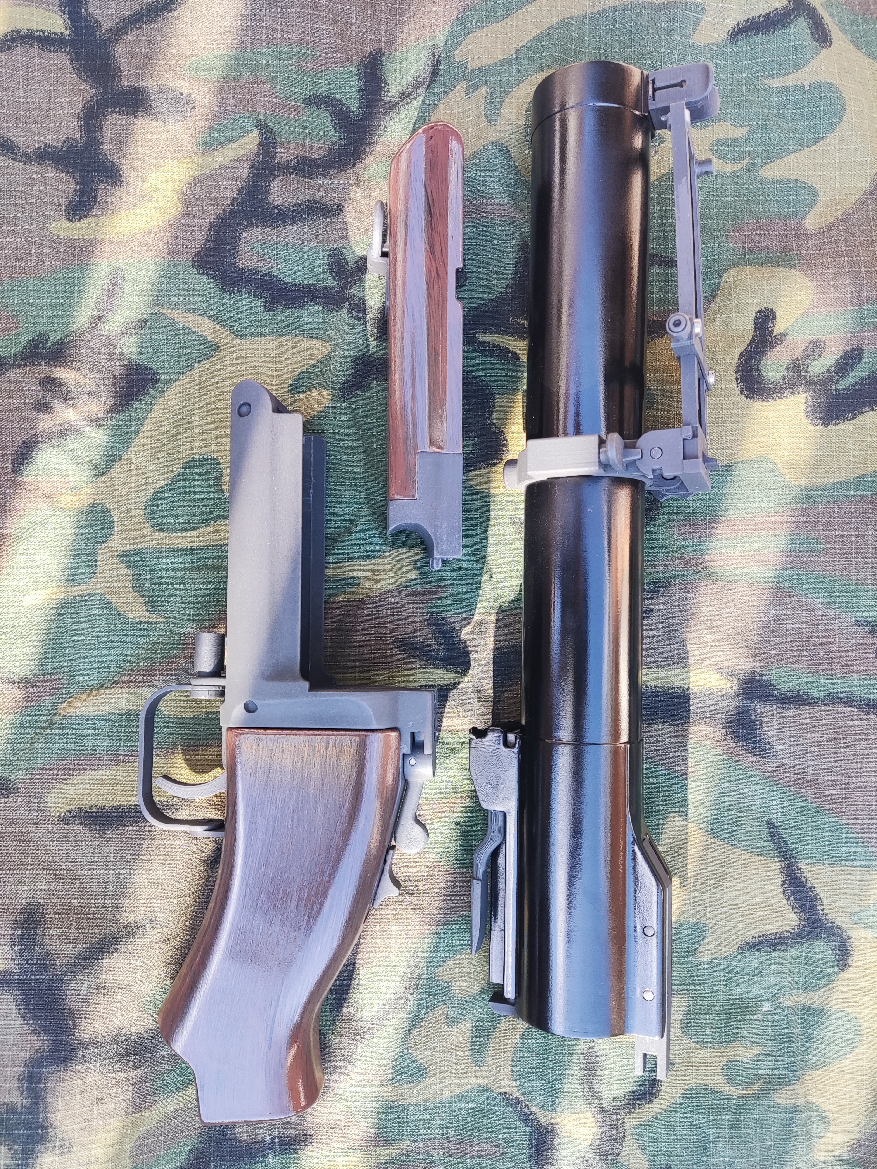 M79 Airsoft 40mm gas grenade launcher prop with KANARR CORP markings and realistic parts. — miniatura 5