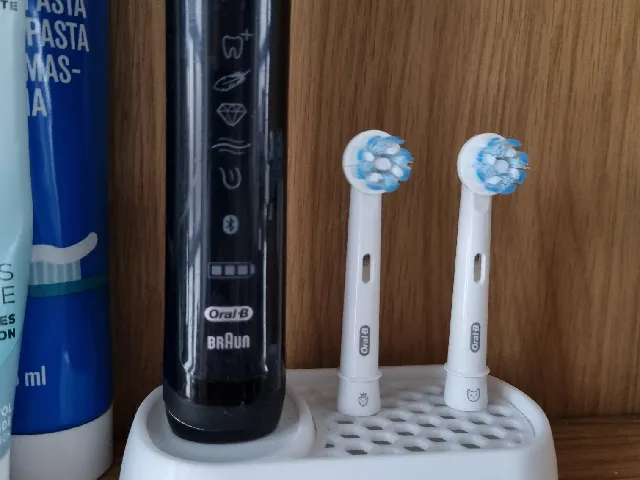 Yet another Oral B charger stand with drip tray for two heads