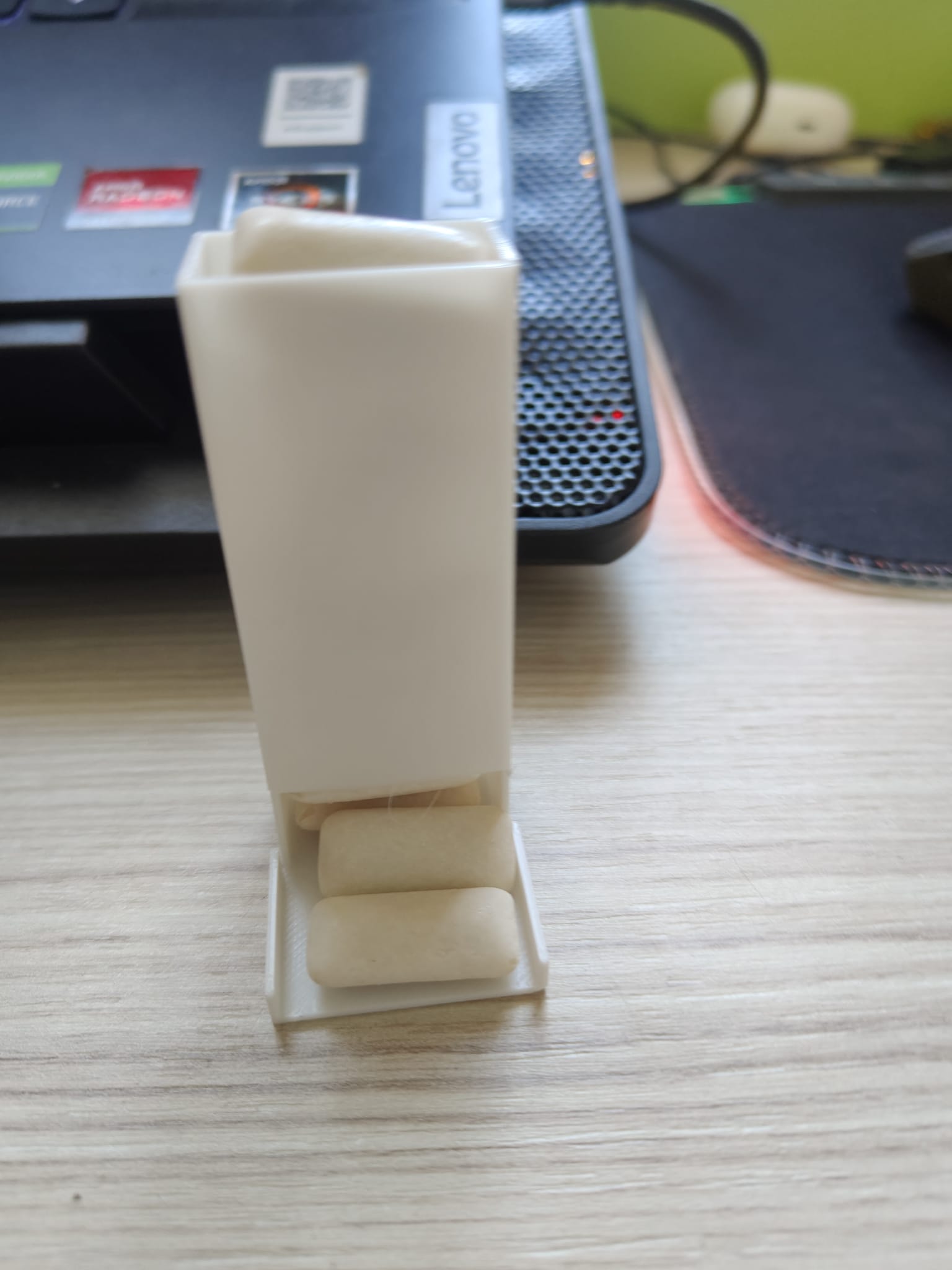 chewing gum dispenser