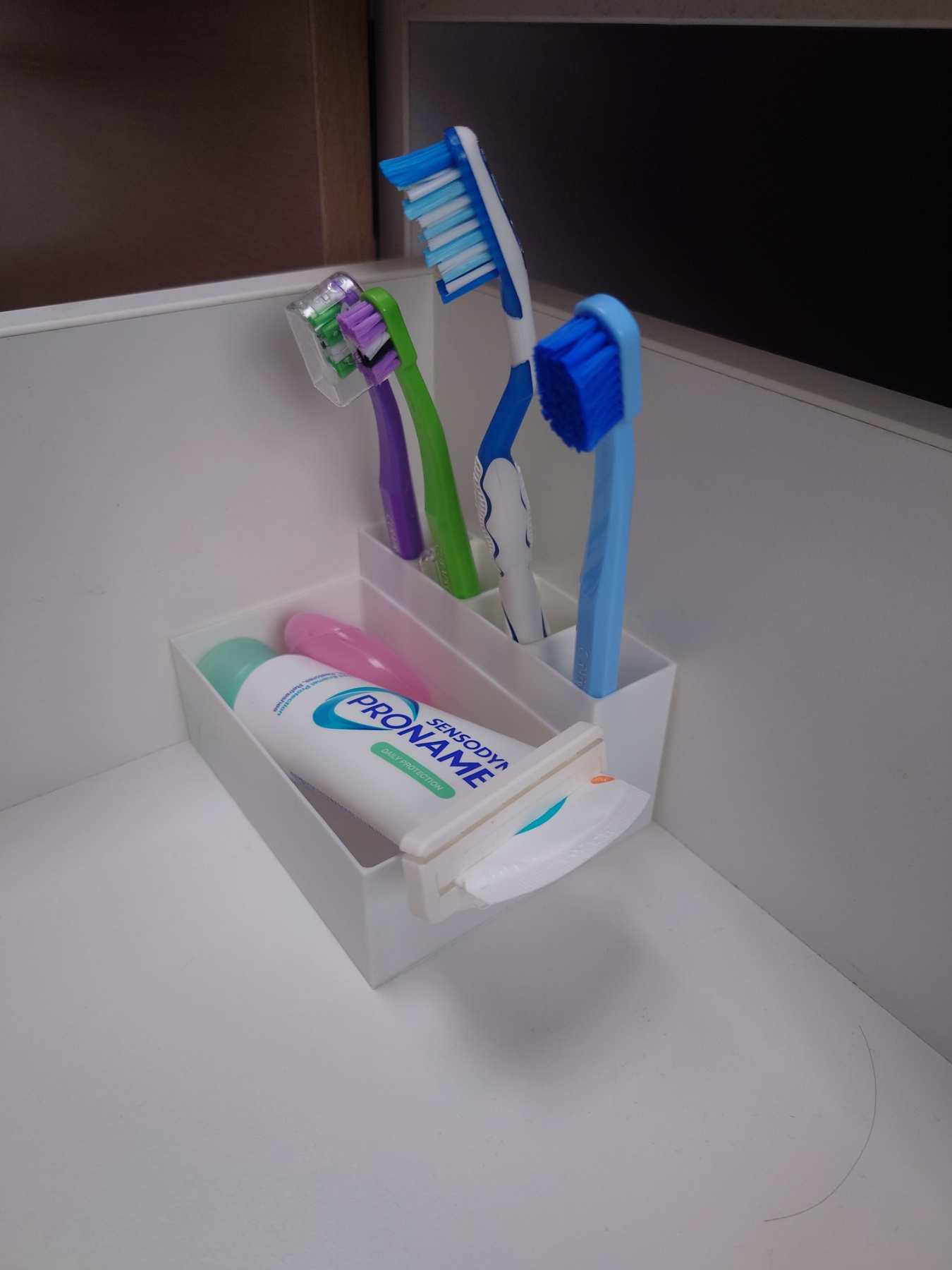 Toothbrush stand (optimized for campers)