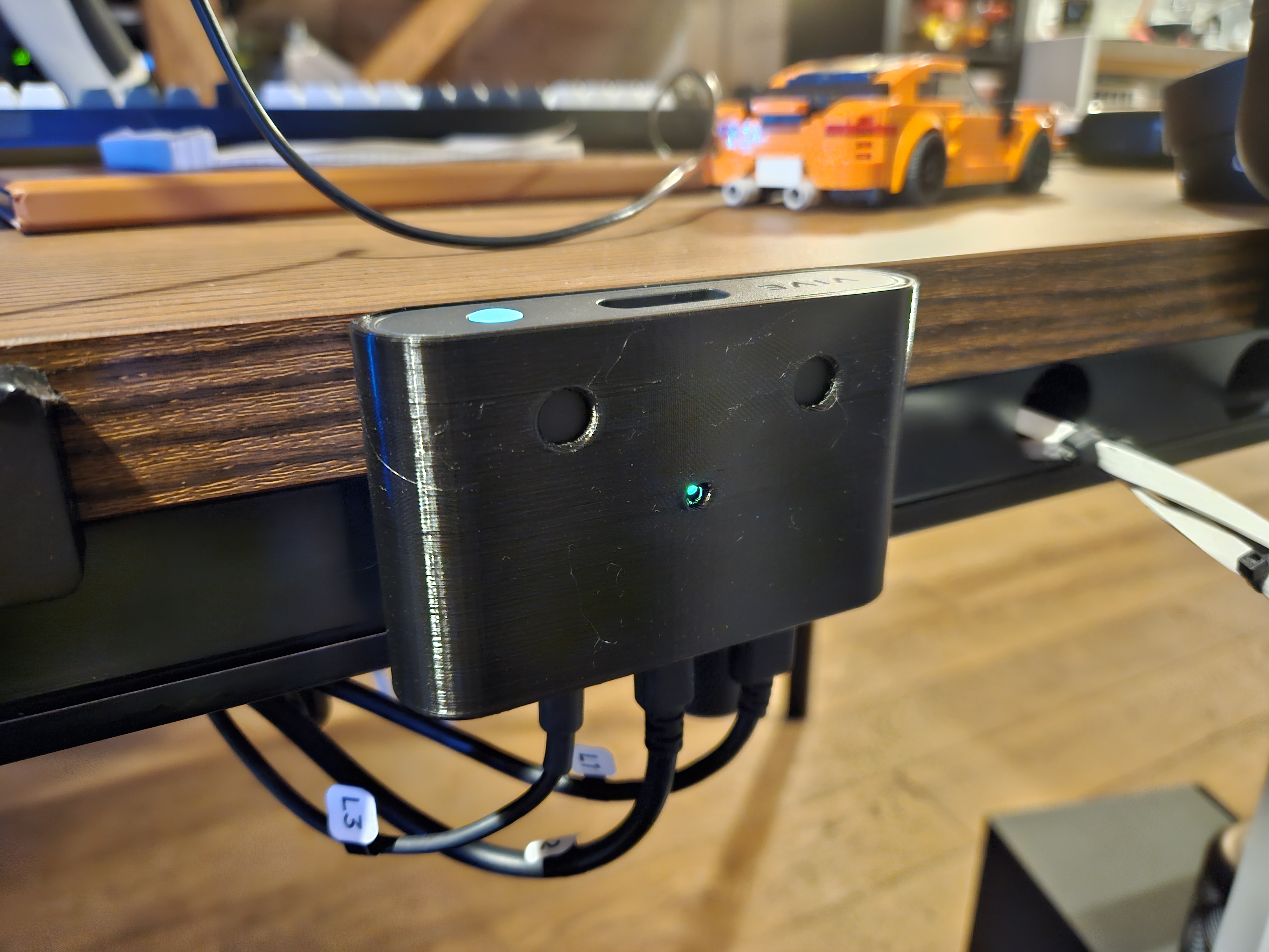 Vive Hub Desk Mount